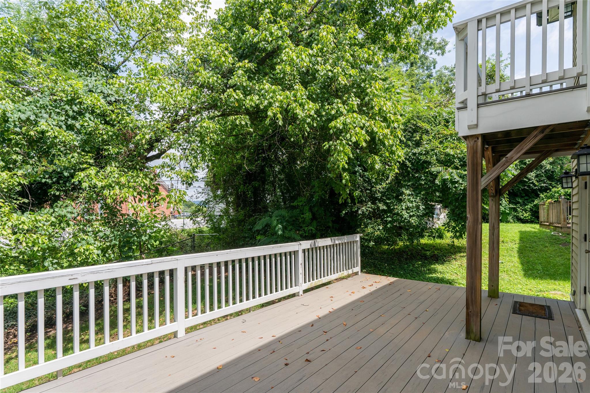 240 S Beaumont Street Property Photo 19
