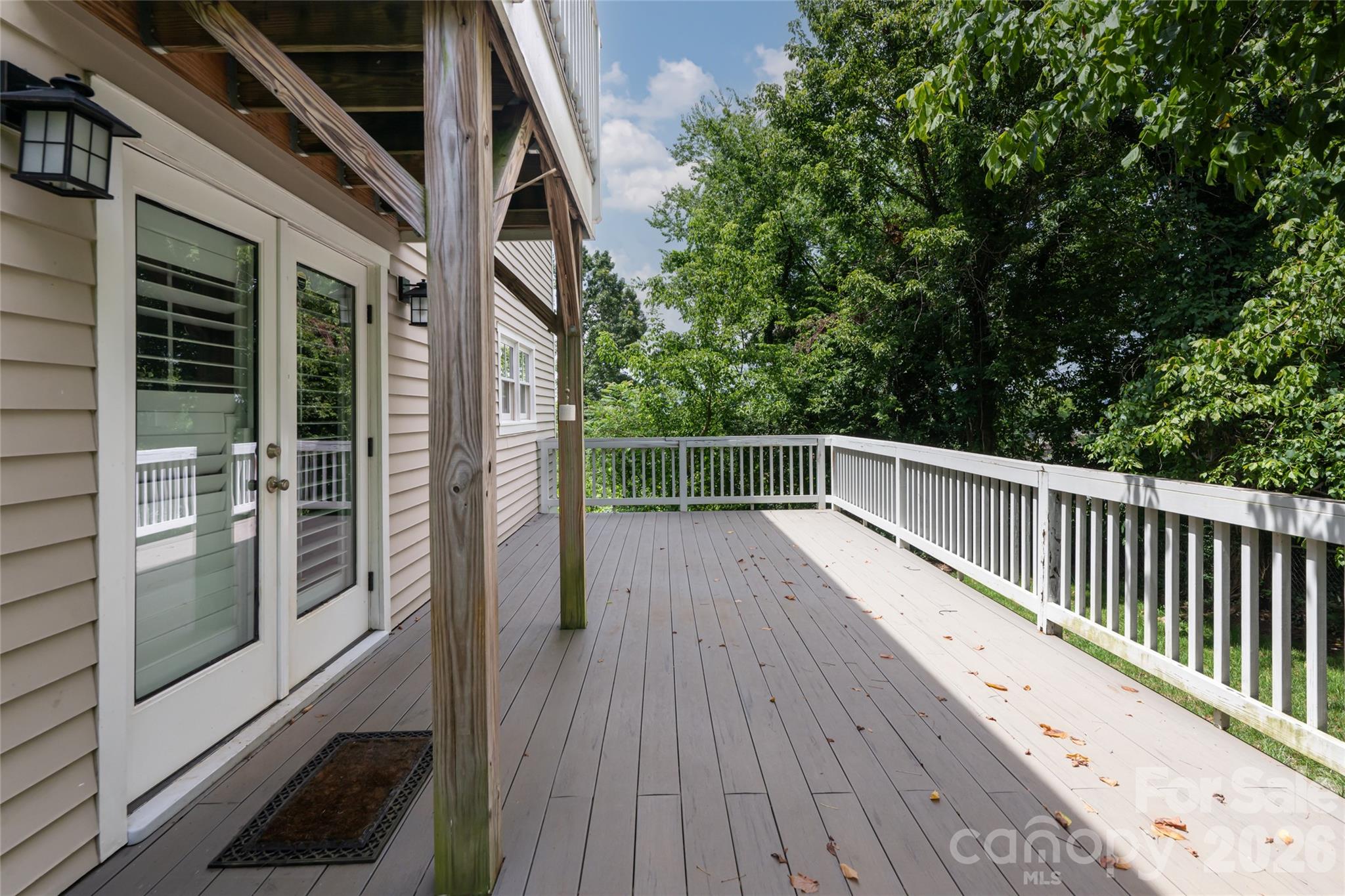 240 S Beaumont Street Property Photo 20
