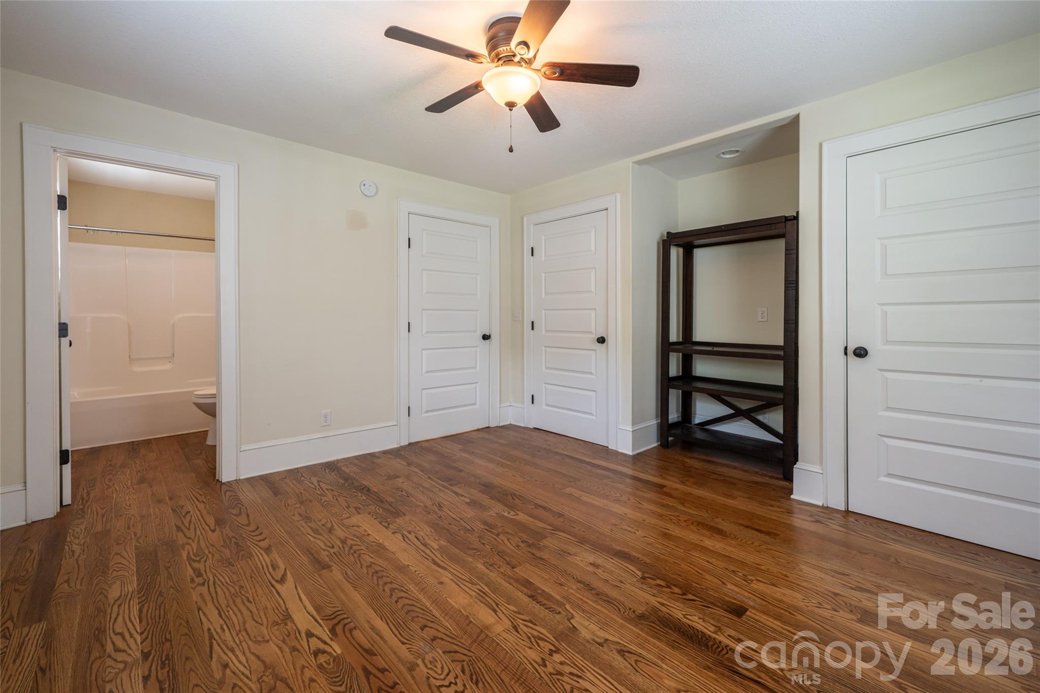 240 S Beaumont Street Property Photo 28