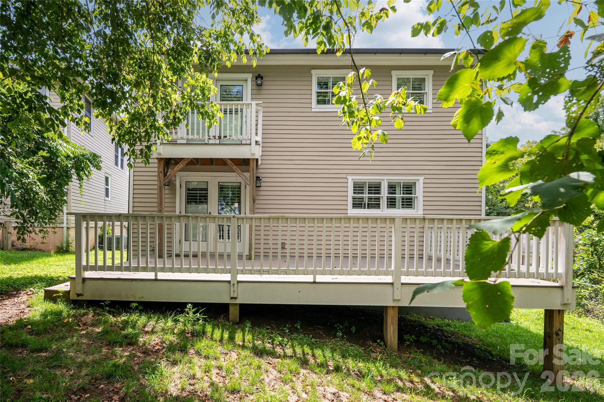 240 S Beaumont Street Property Photo 41