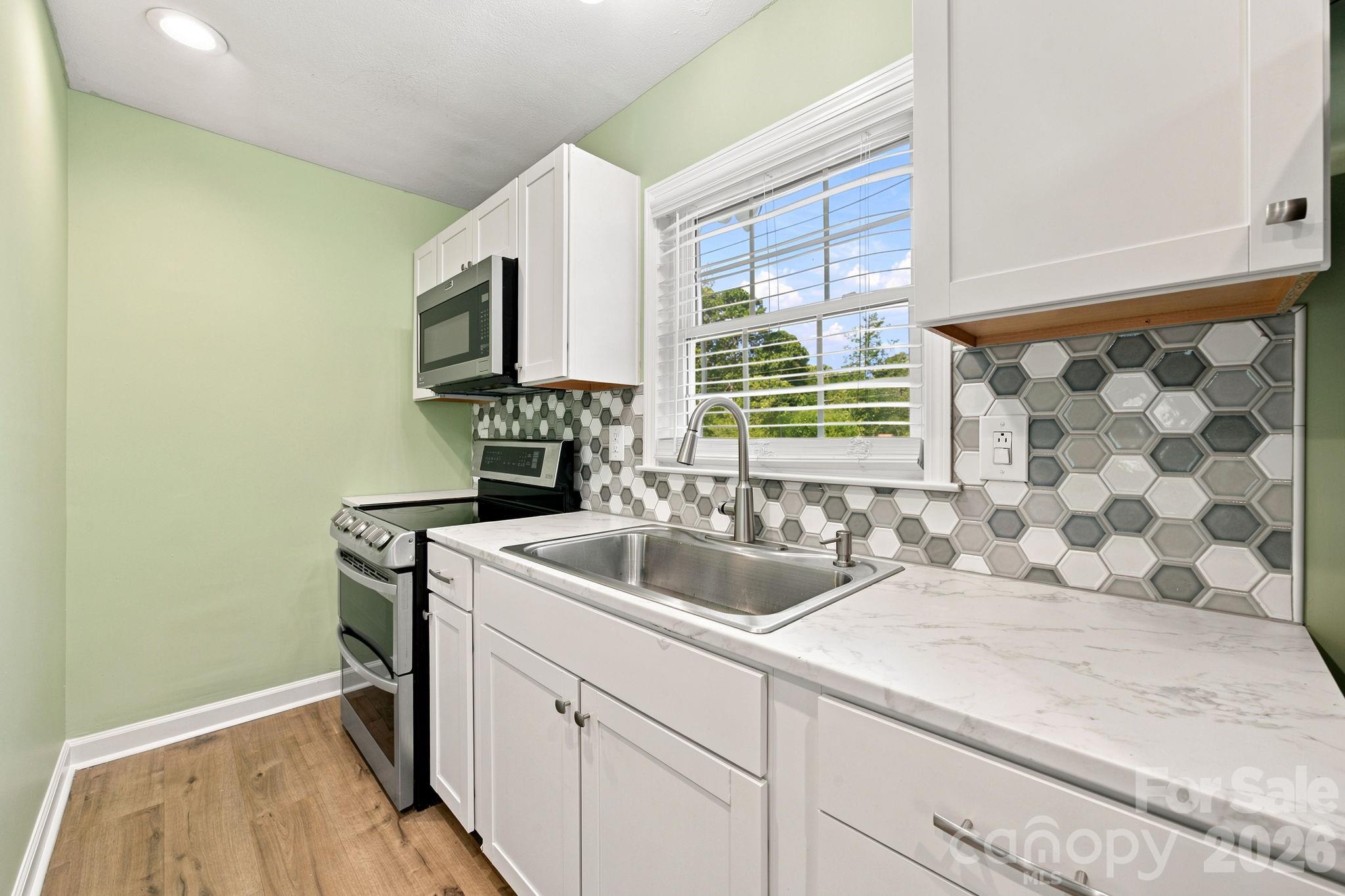400 Olin Drive Property Photo 11