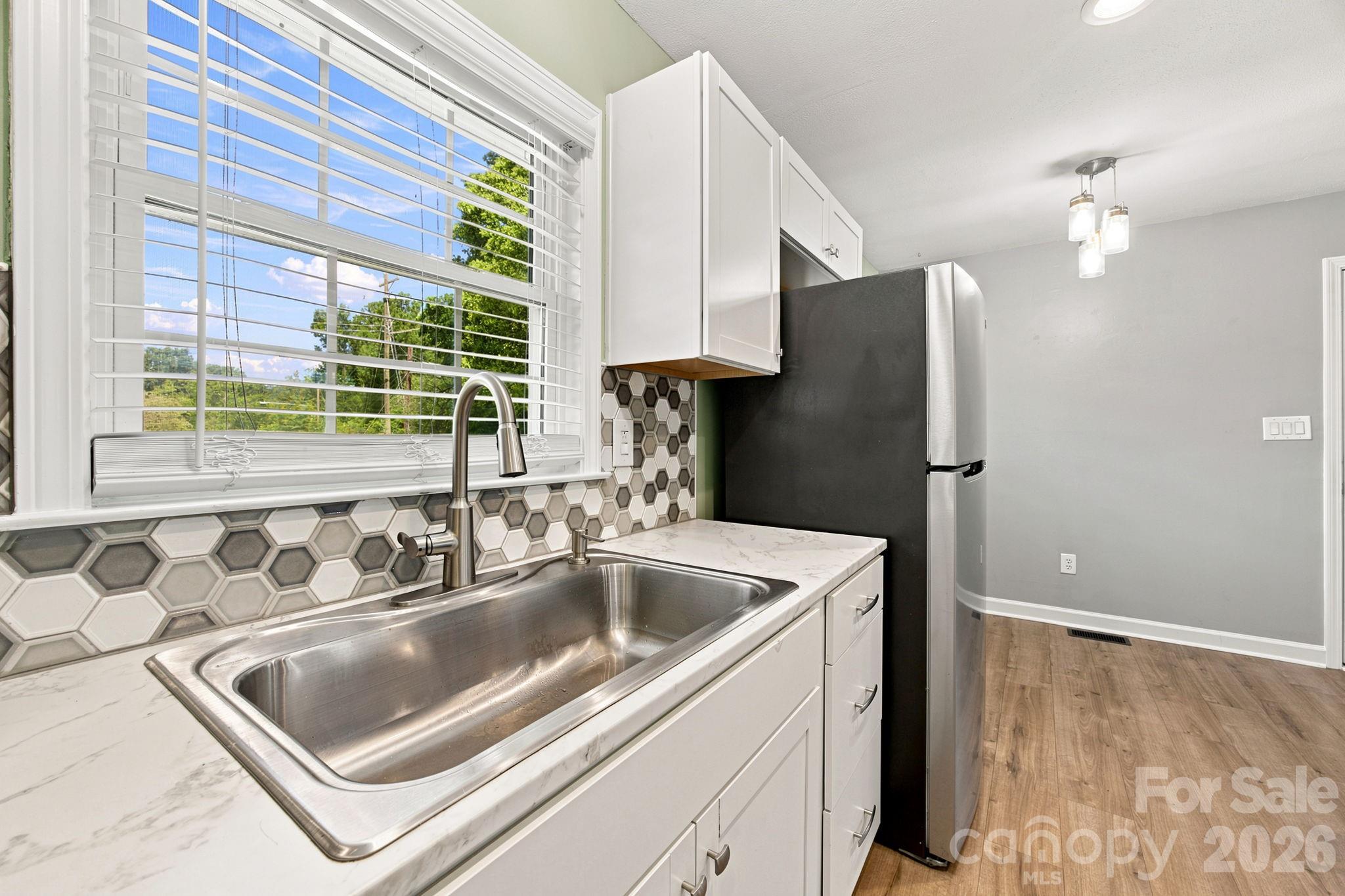 400 Olin Drive Property Photo 12