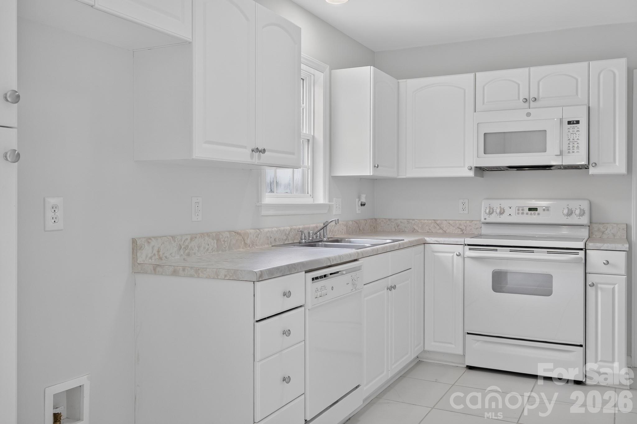 373 Sailway Road Property Photo 4