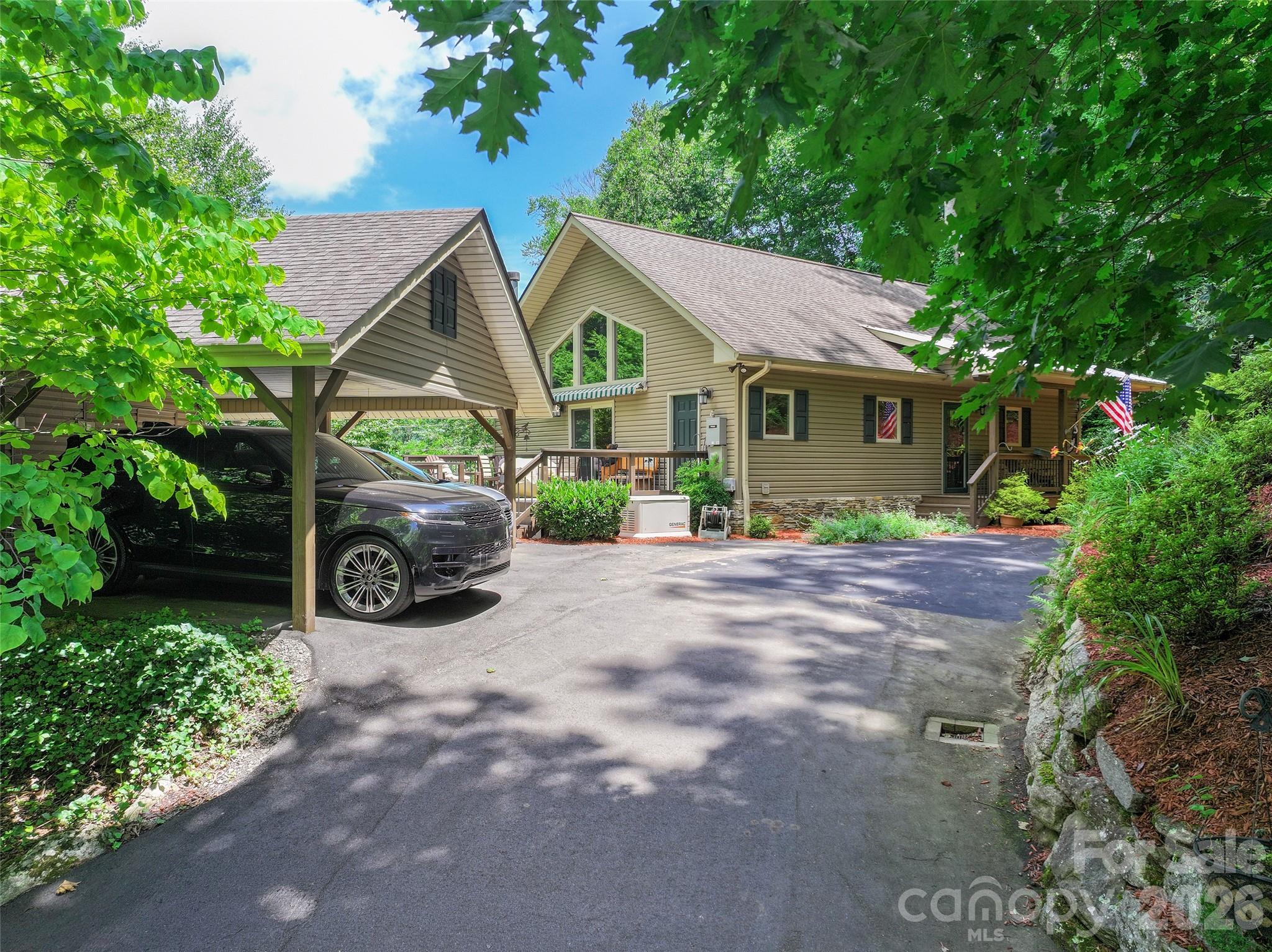 39 Maplewood Drive Property Photo 1