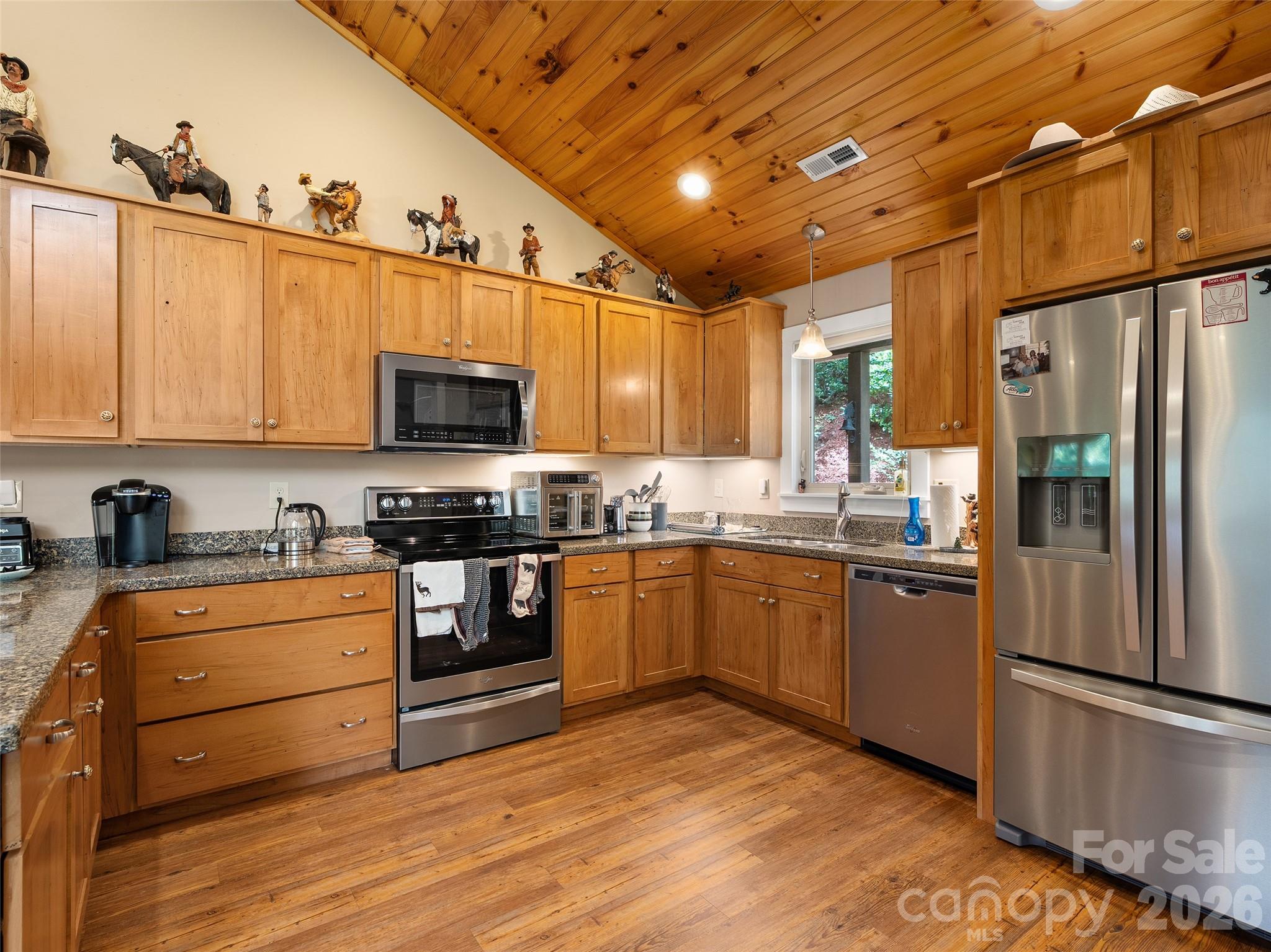 39 Maplewood Drive Property Photo 11