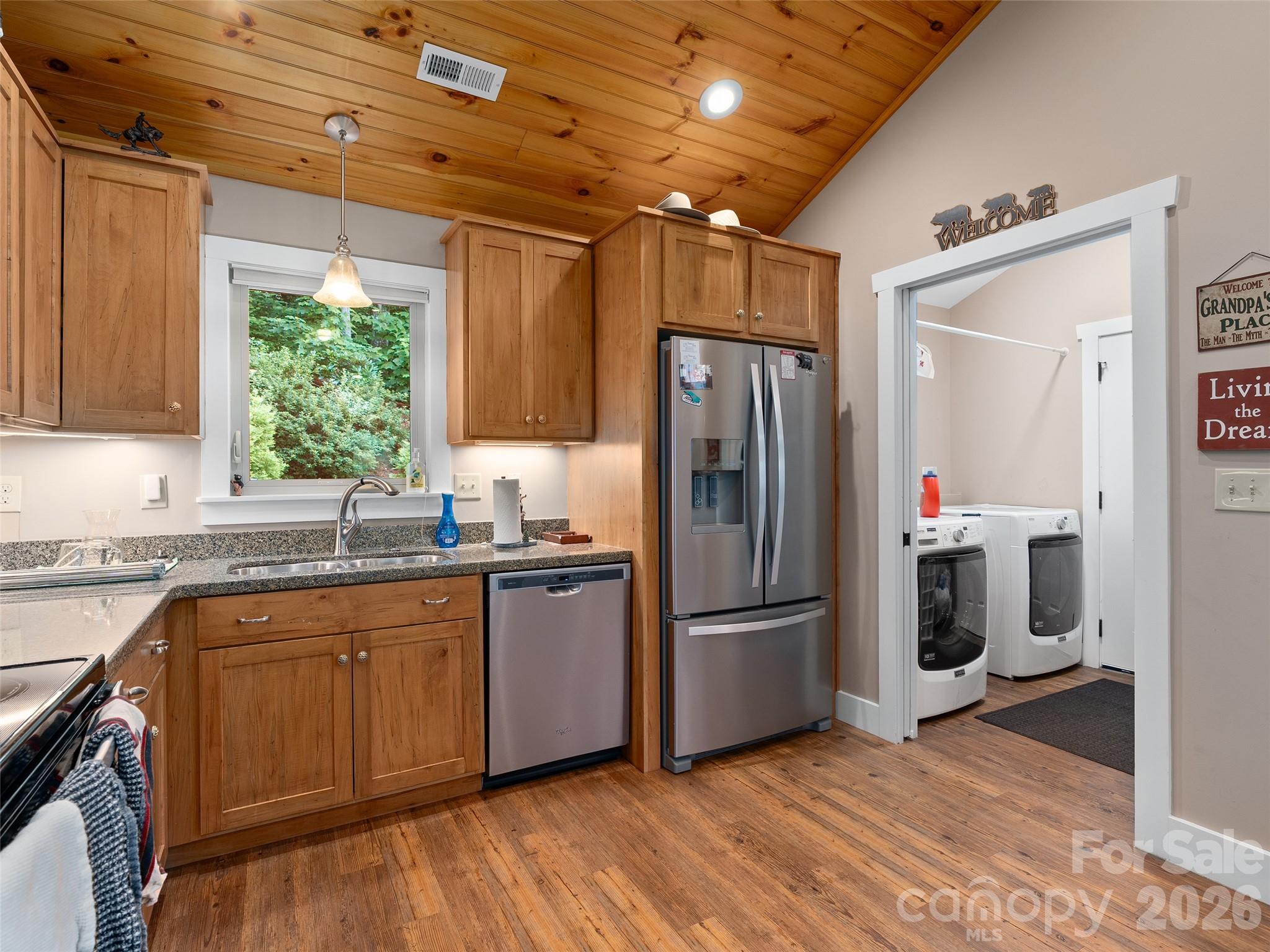 39 Maplewood Drive Property Photo 12