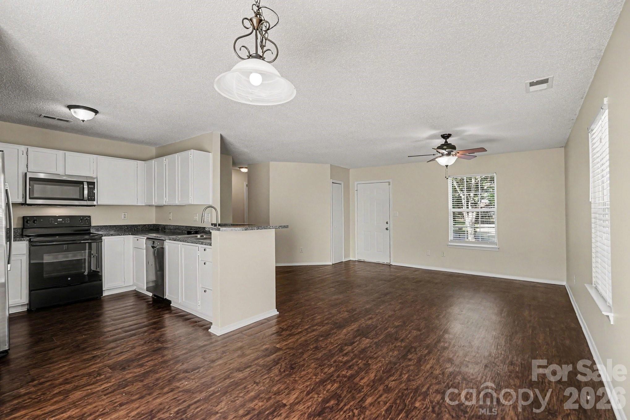 3087 Champion Lane Property Photo 6