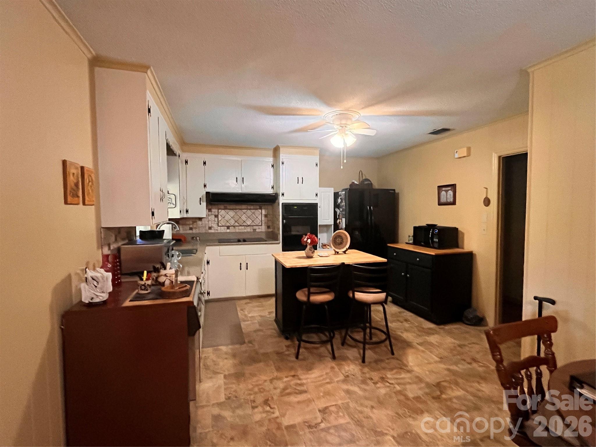 410 Thompson Street Property Photo 5