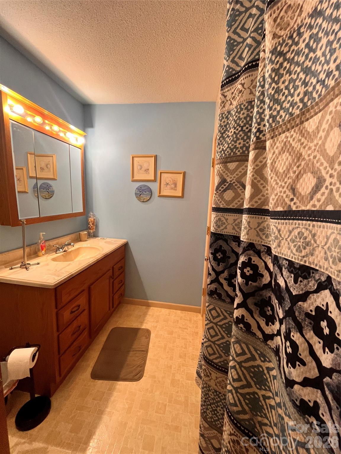 410 Thompson Street Property Photo 12