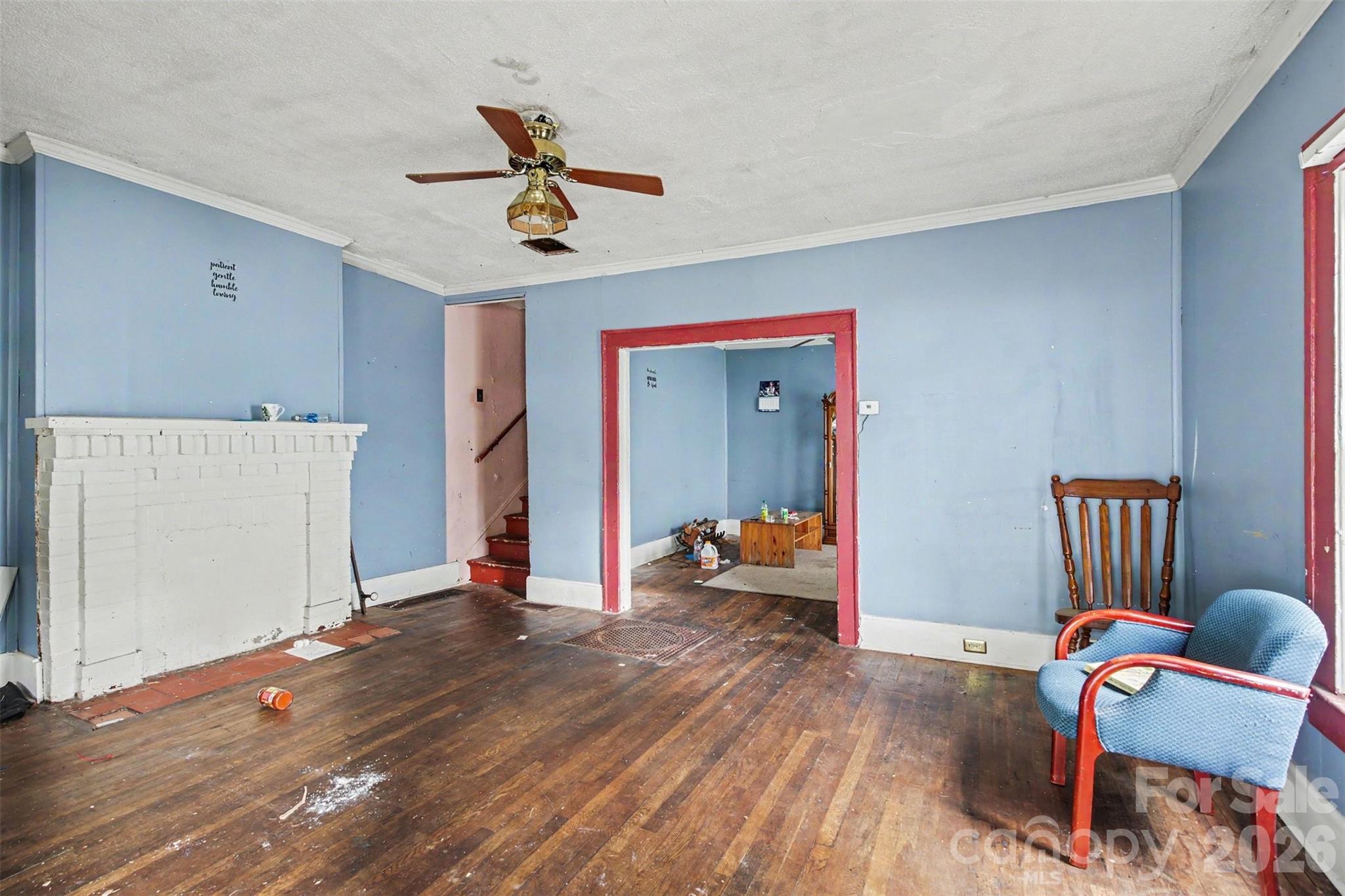 509 W 1st Street Property Photo 9