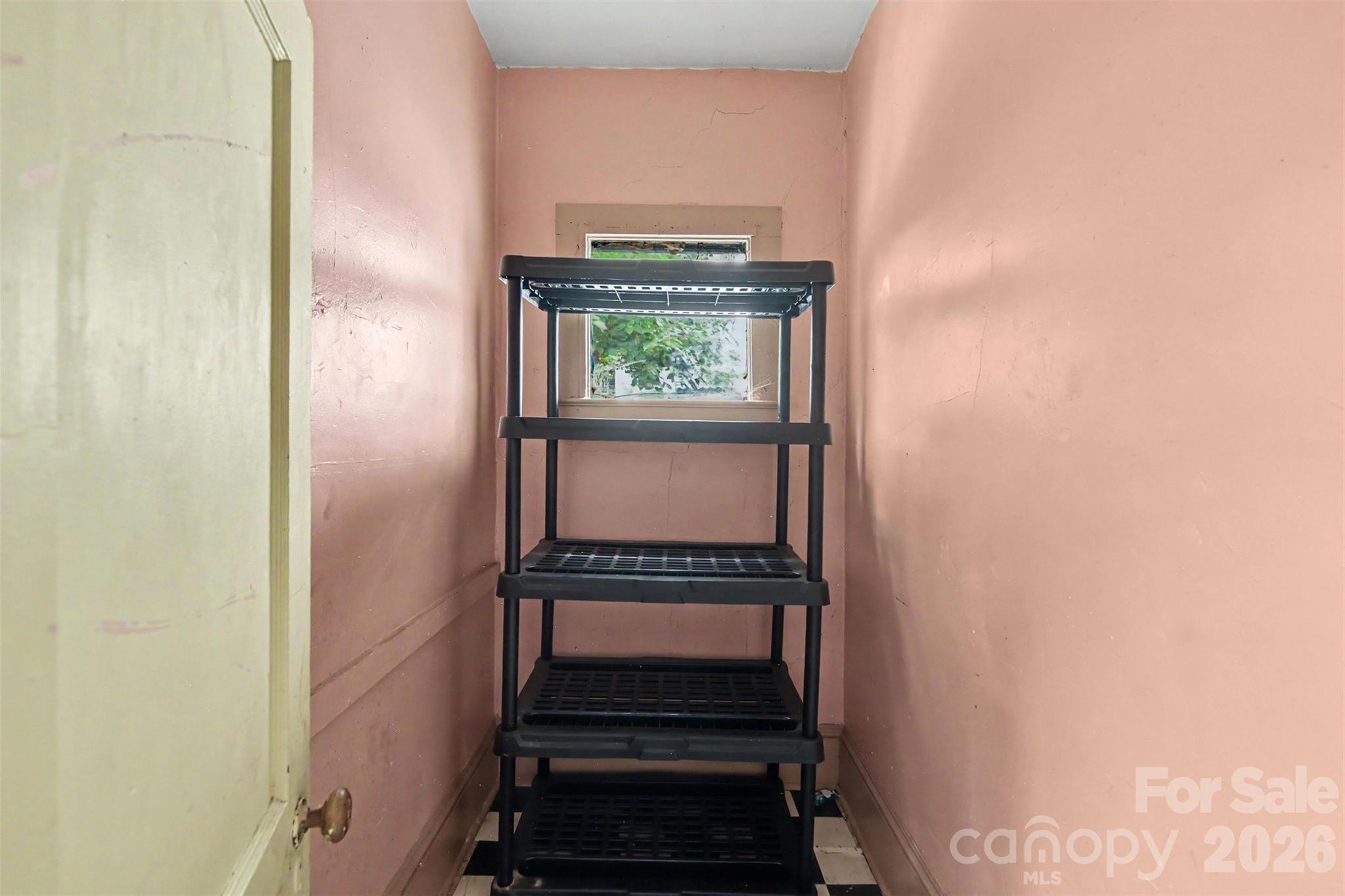 509 W 1st Street Property Photo 26