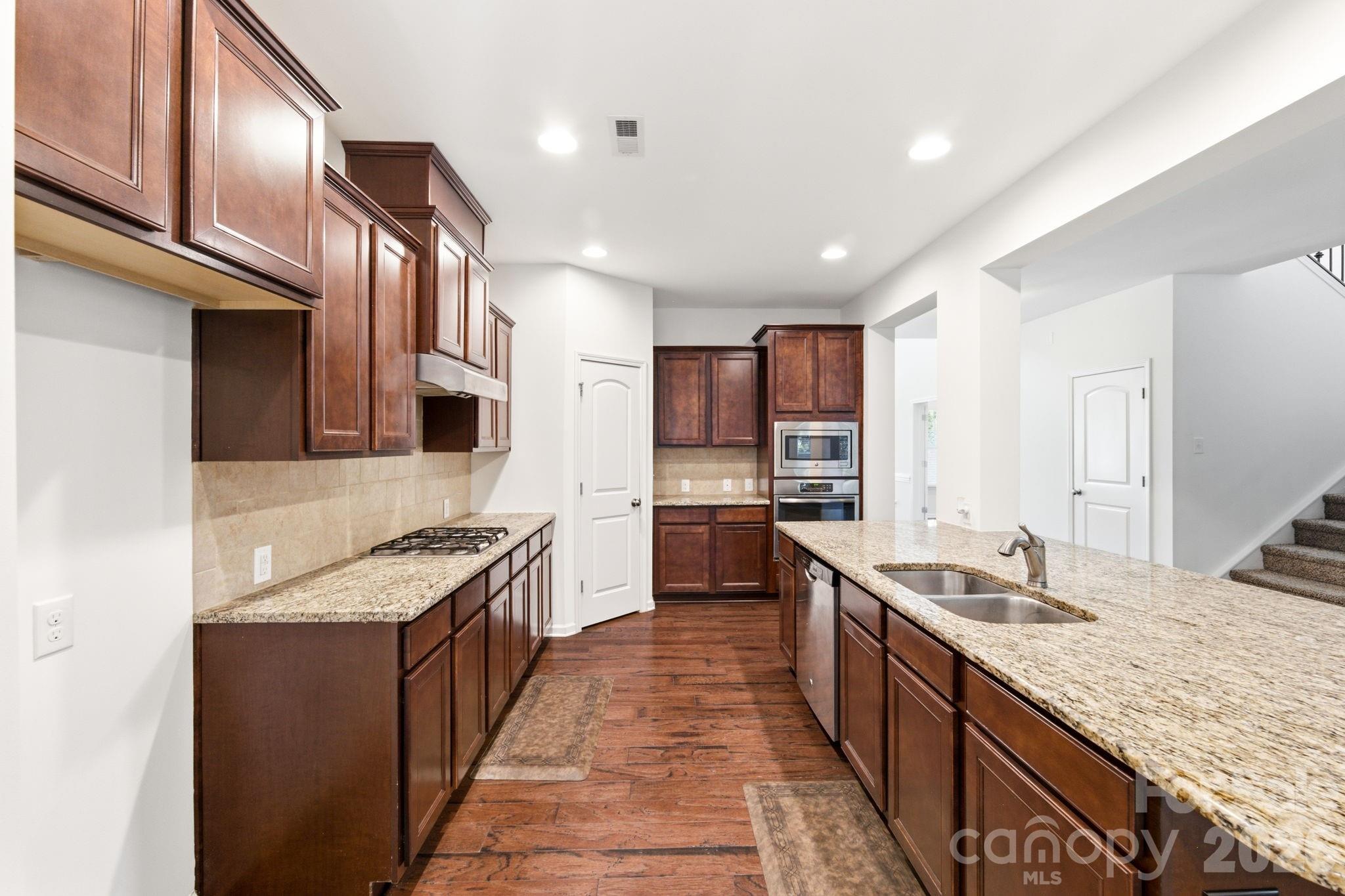 9631 Daufuskie Drive Property Photo 8
