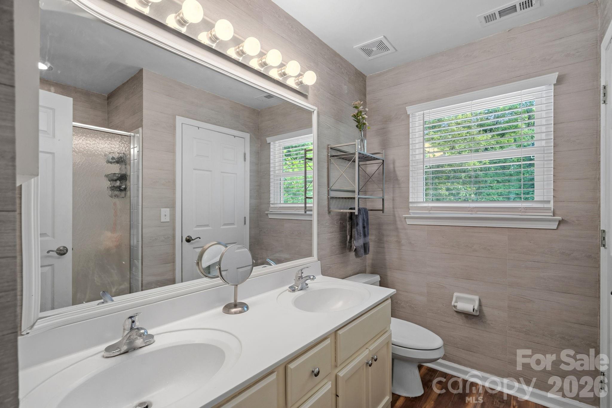 16214 Amber Field Drive Property Photo 11