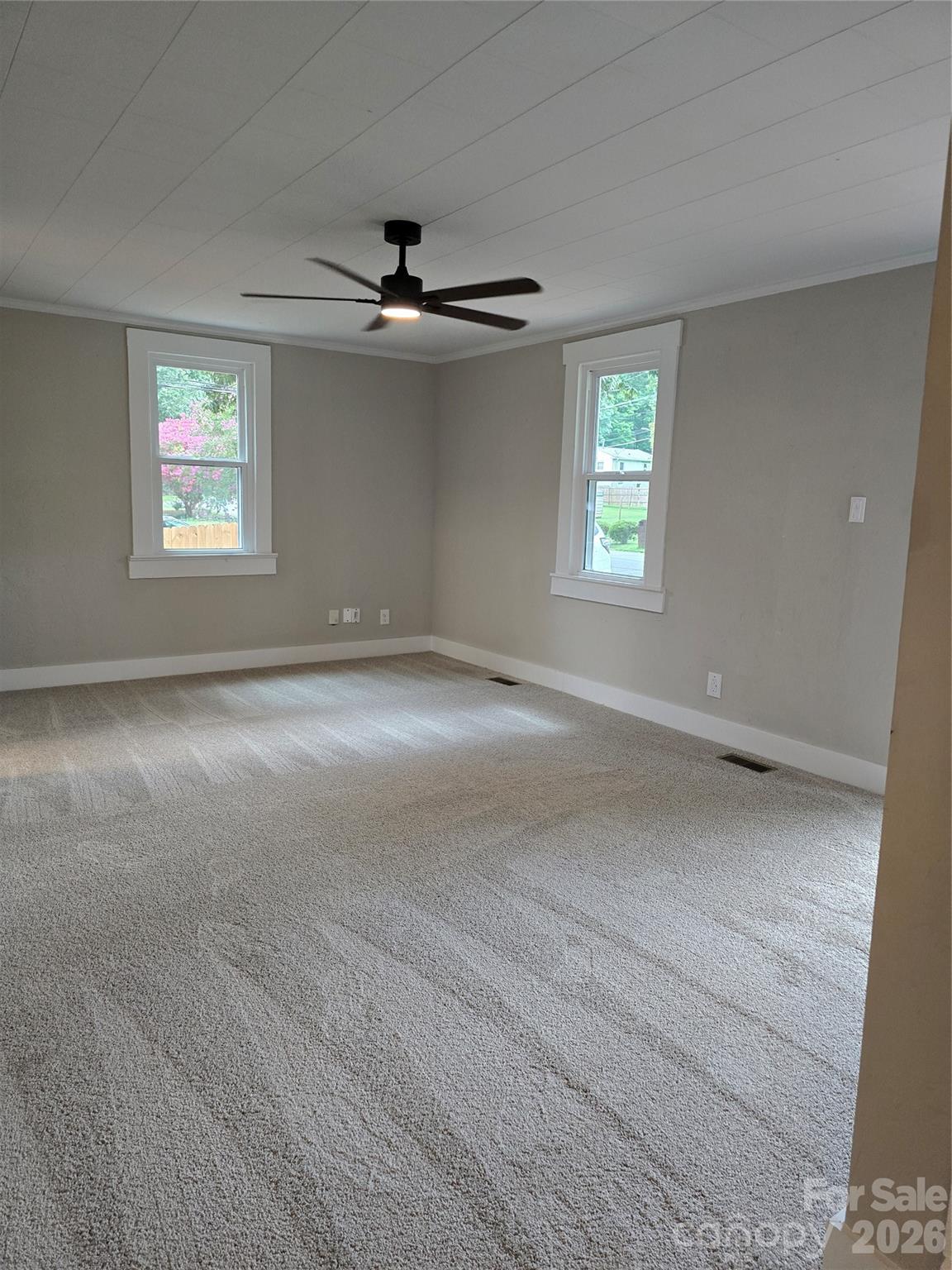 1729 Lakeview Drive Property Photo 3