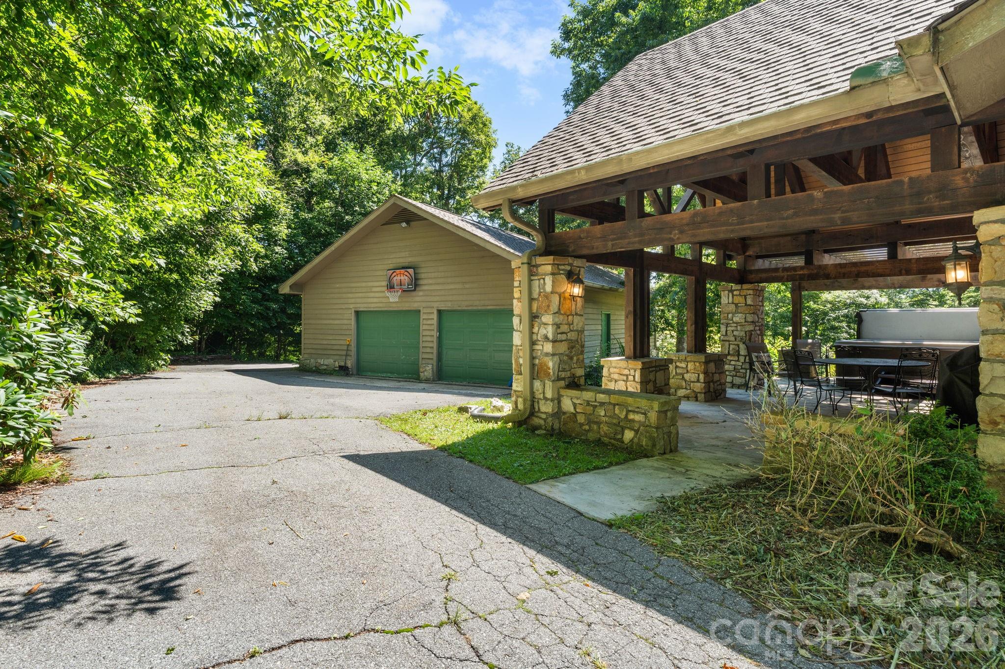 126 Rock Ledge Lane Property Photo 4