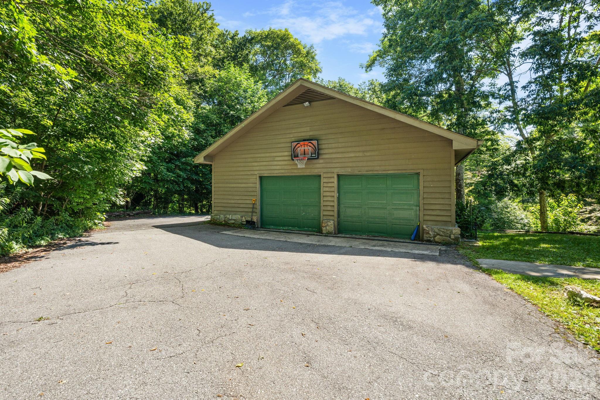 126 Rock Ledge Lane Property Photo 40