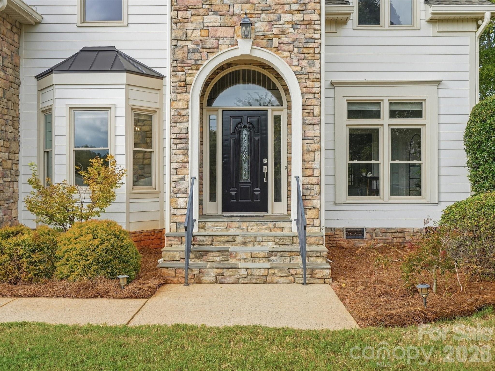 123 Topsail Place Property Photo 4