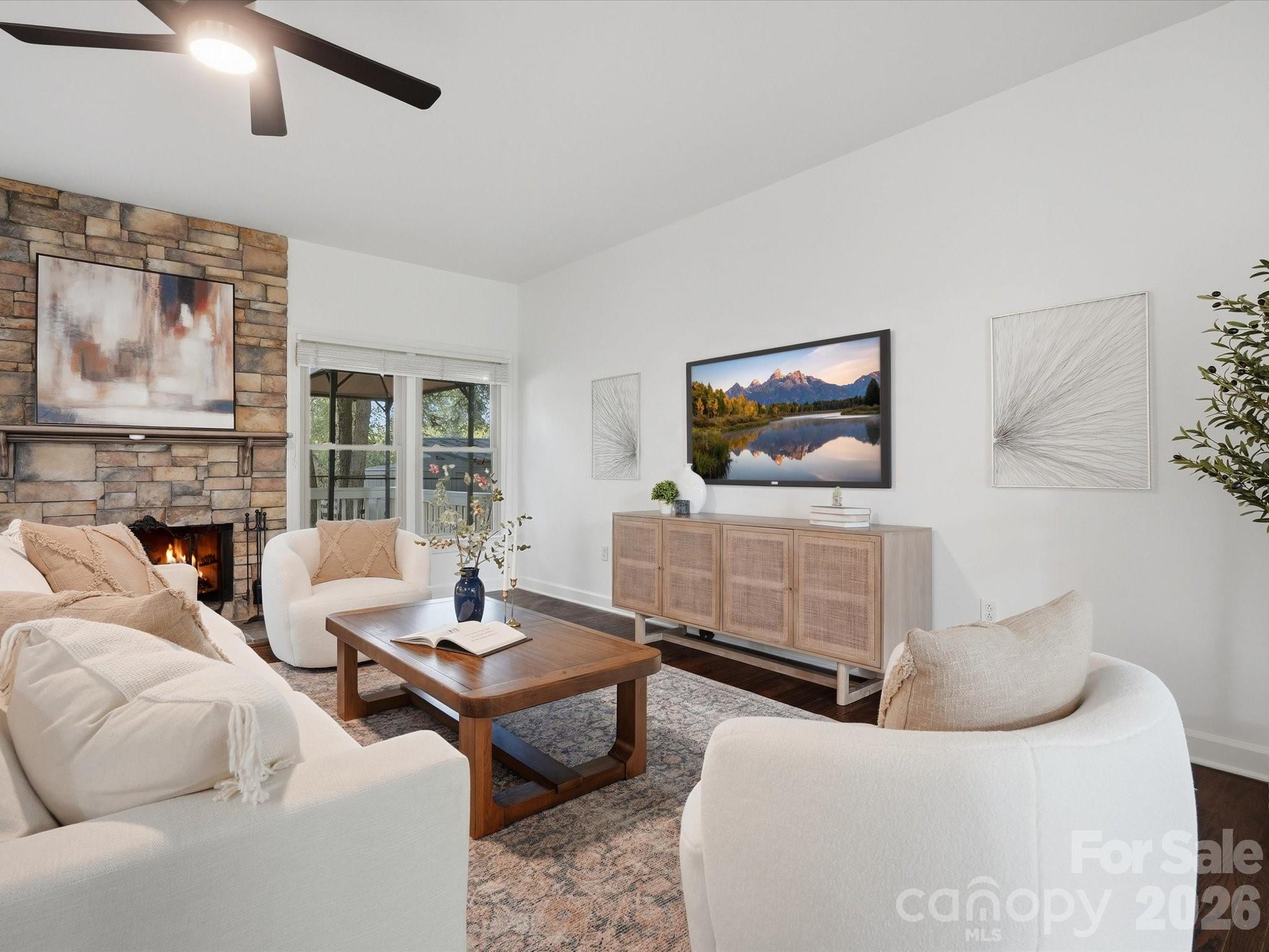 123 Topsail Place Property Photo 11