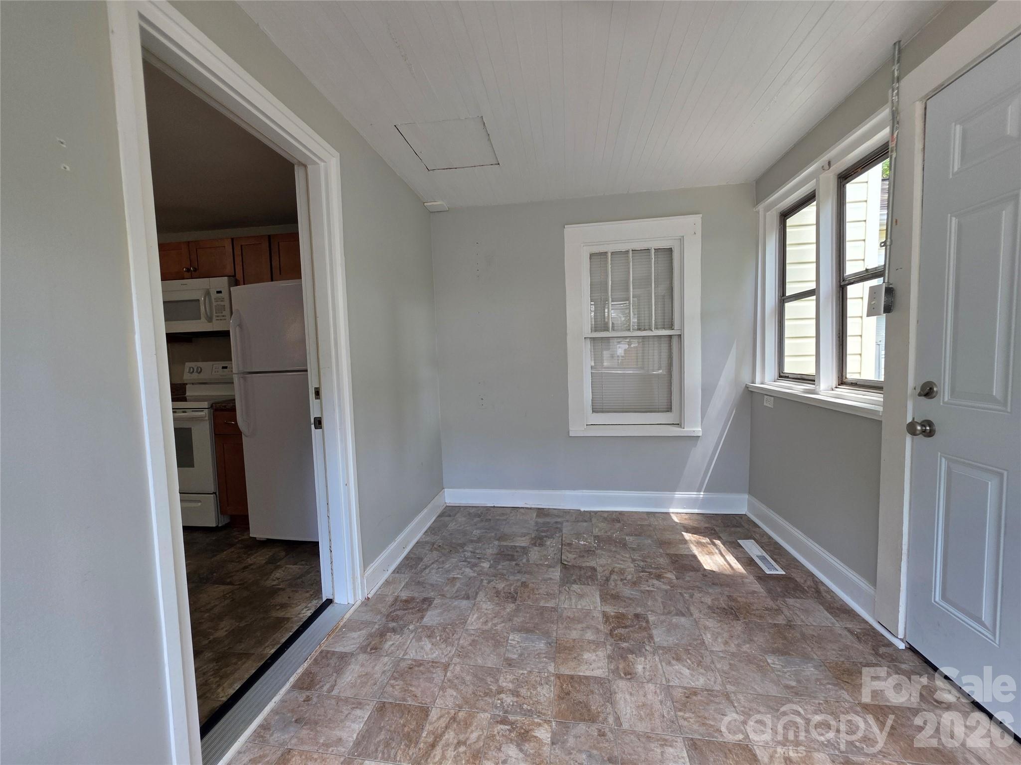5120 Elder Avenue Property Photo 10