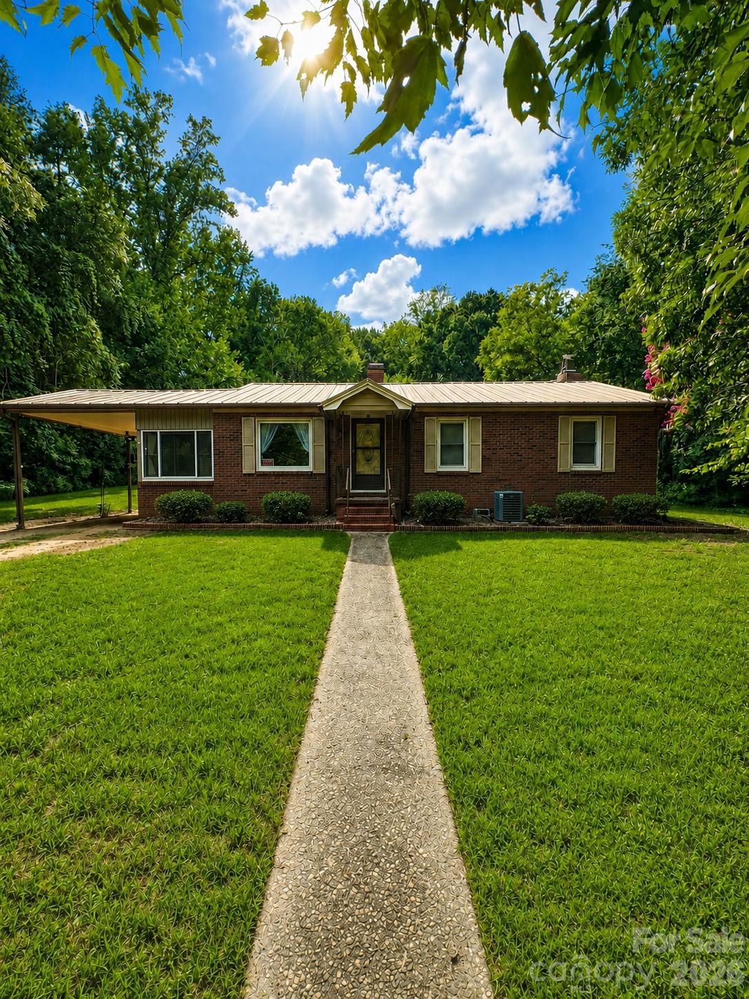 305 N Milford Drive Property Photo 1