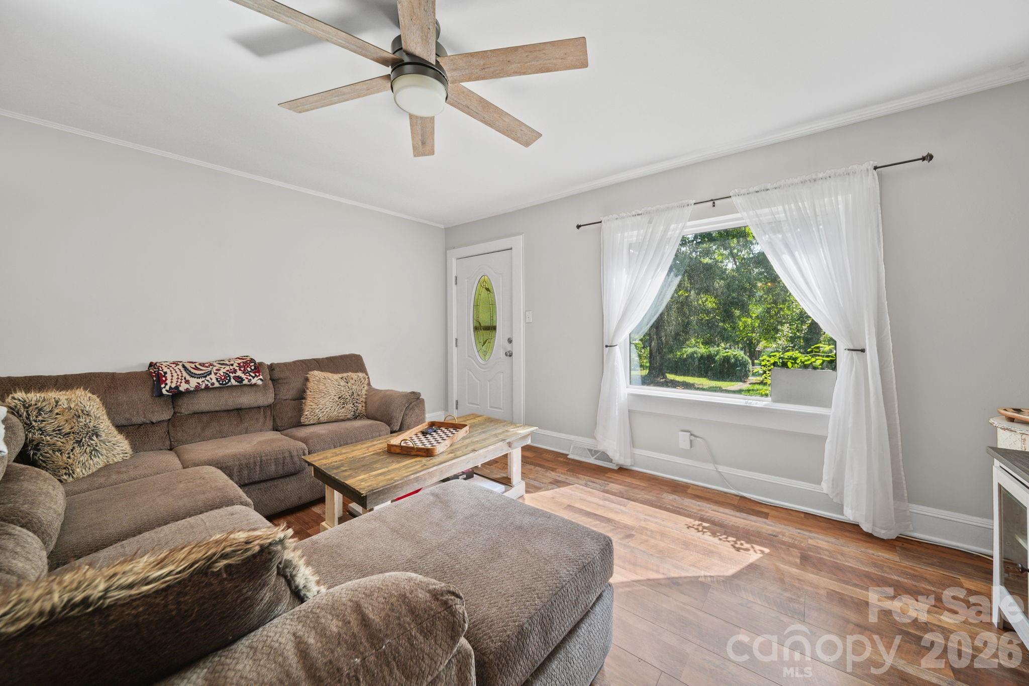 305 N Milford Drive Property Photo 2