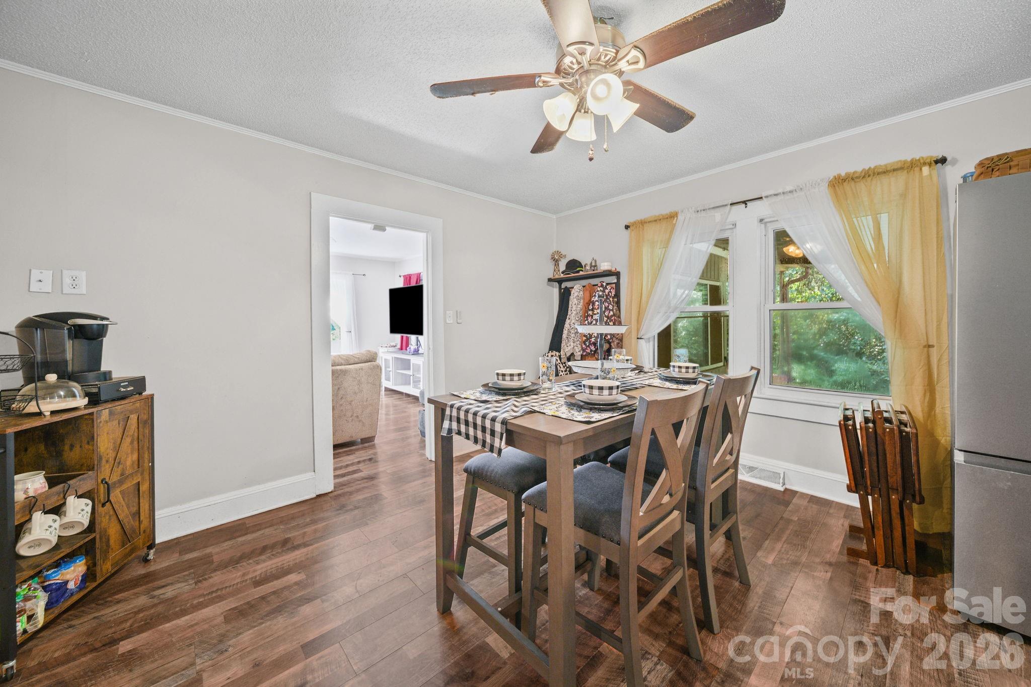 305 N Milford Drive Property Photo 5