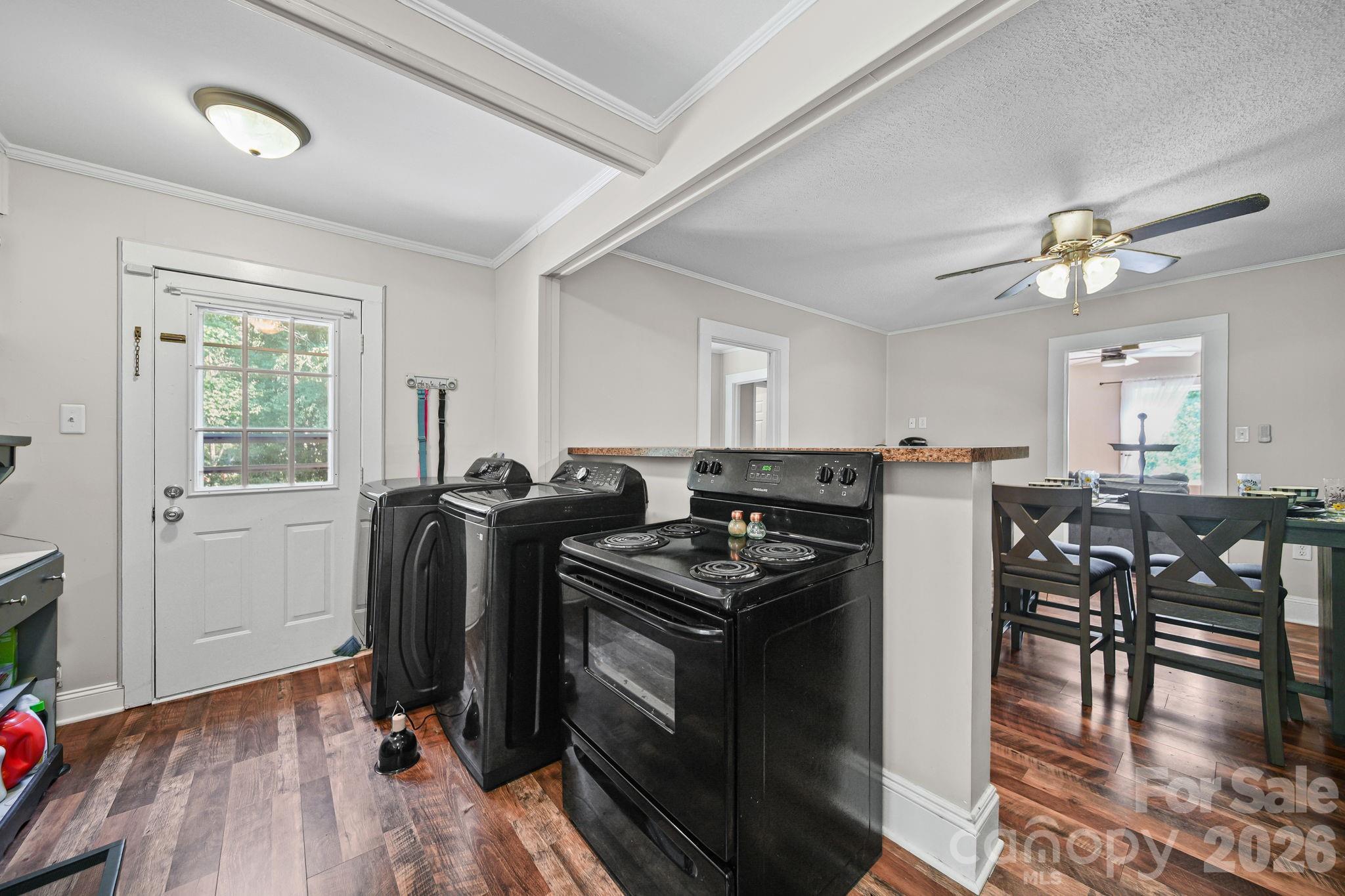 305 N Milford Drive Property Photo 10