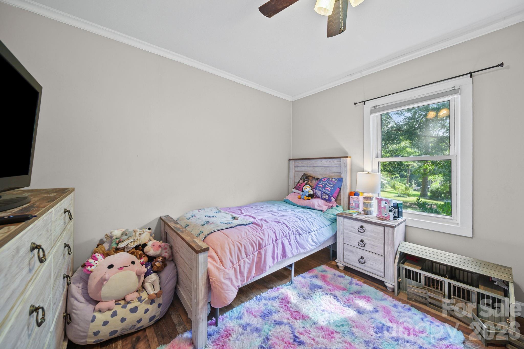 305 N Milford Drive Property Photo 12