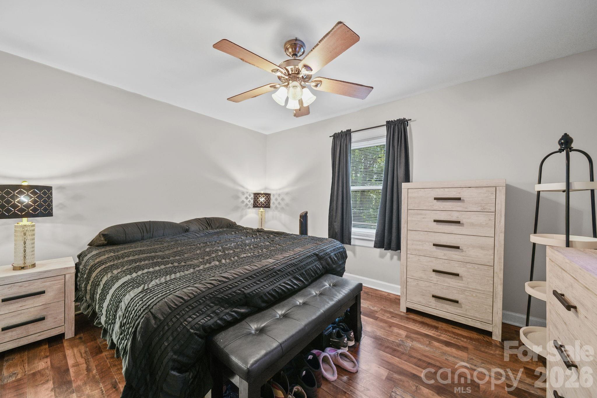 305 N Milford Drive Property Photo 14