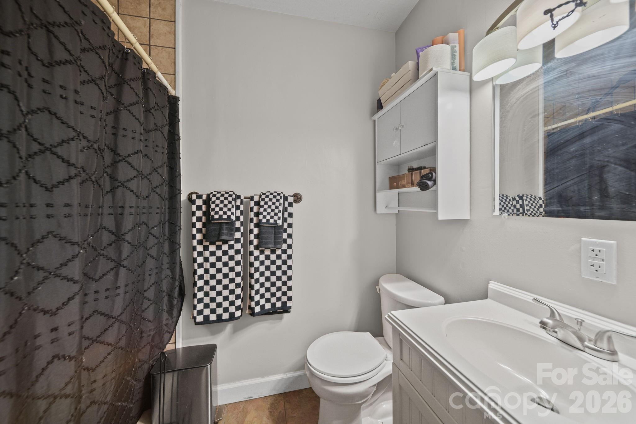 305 N Milford Drive Property Photo 16