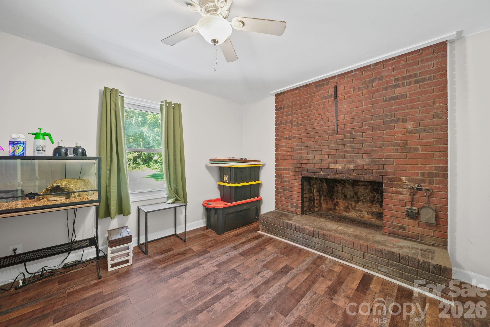 305 N Milford Drive Property Photo 20