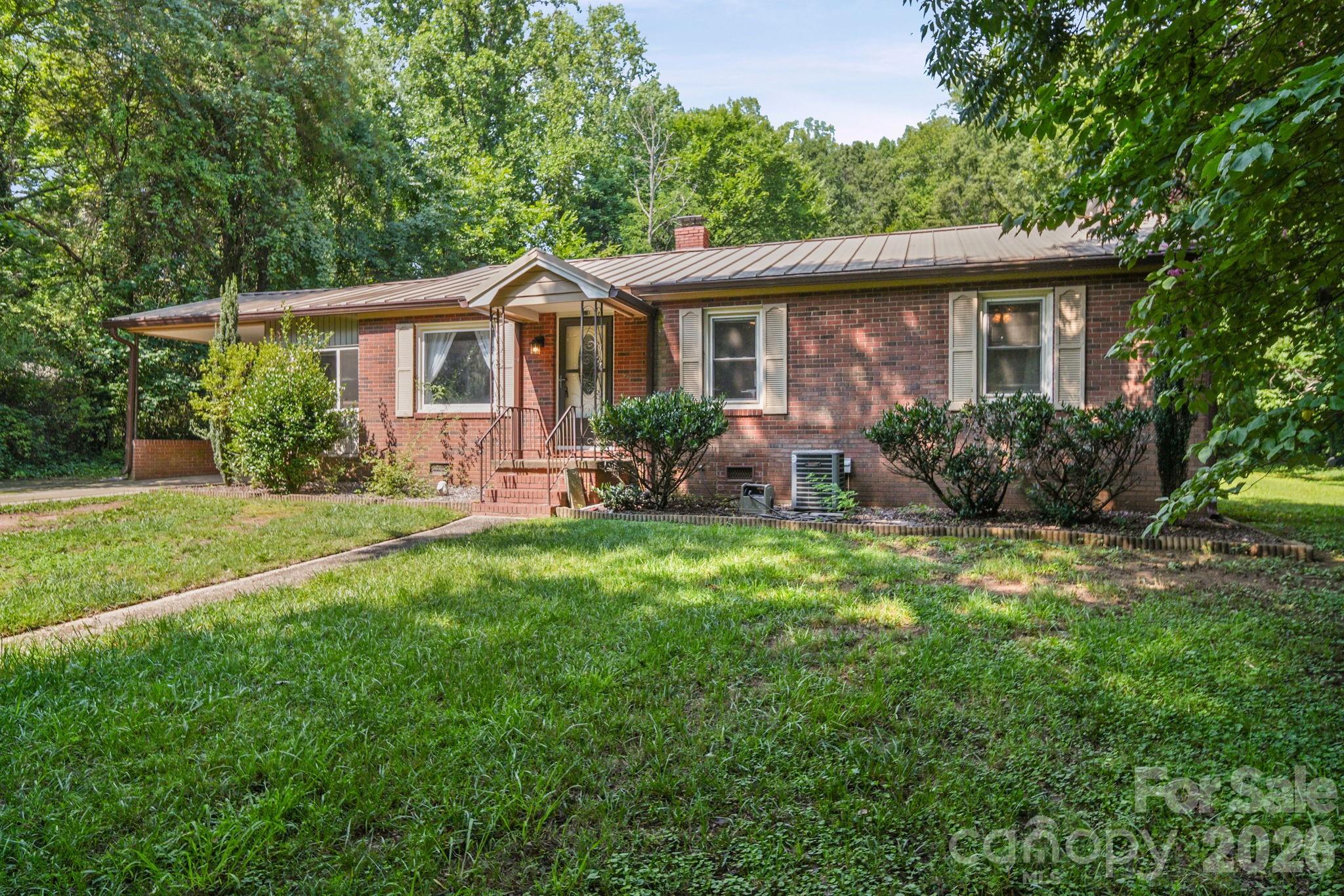 305 N Milford Drive Property Photo 23