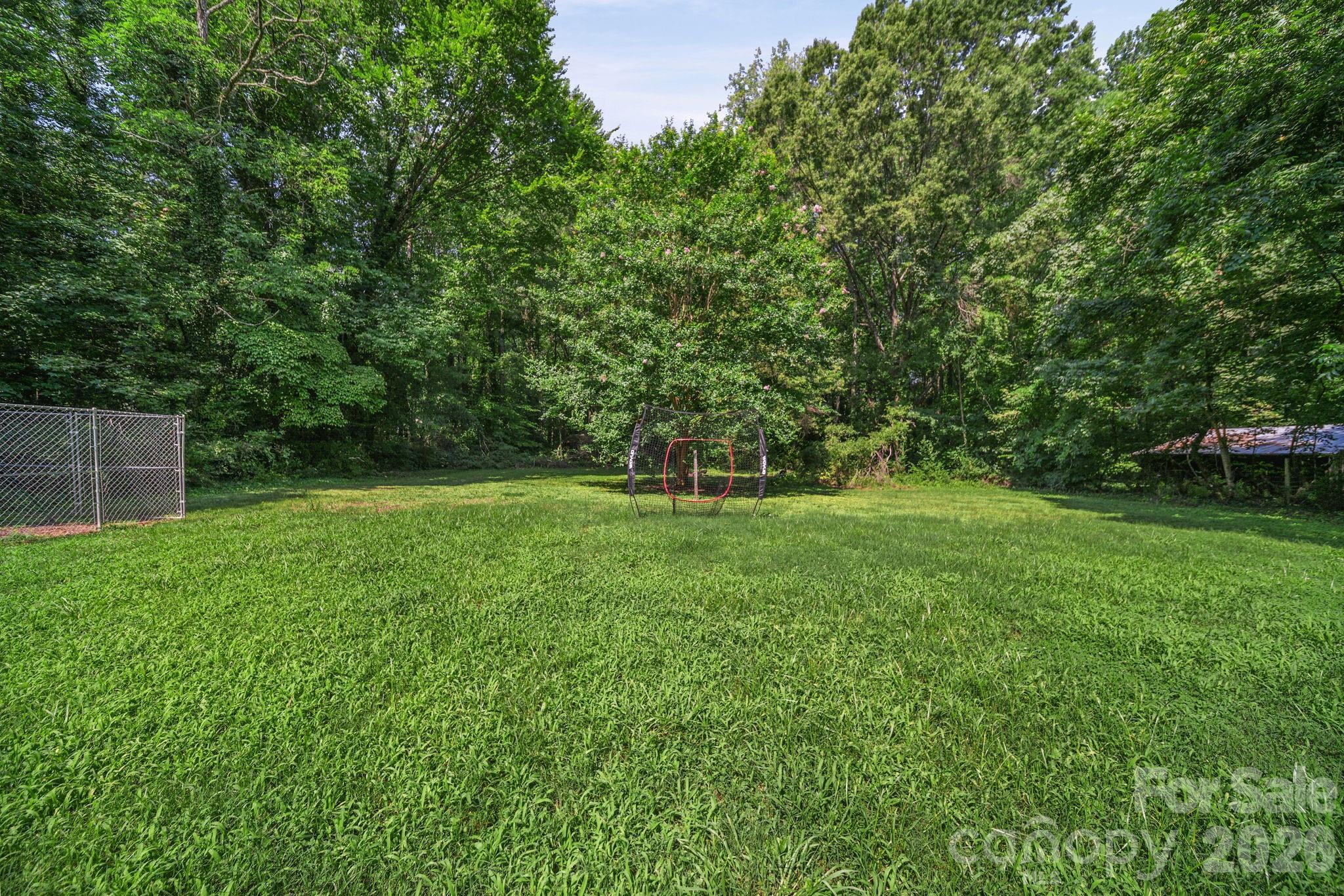 305 N Milford Drive Property Photo 27
