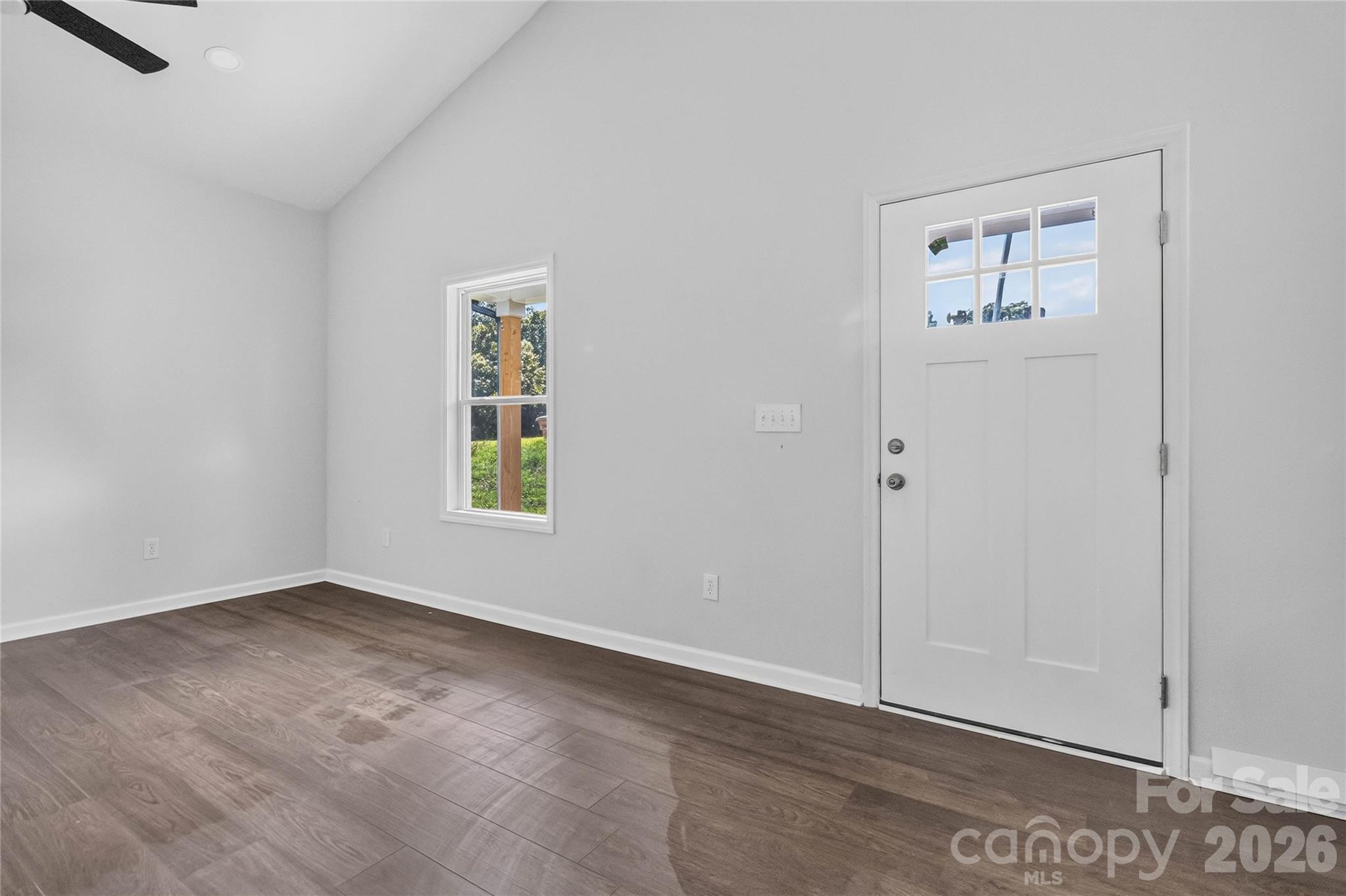 615 Smith Street Property Photo 4