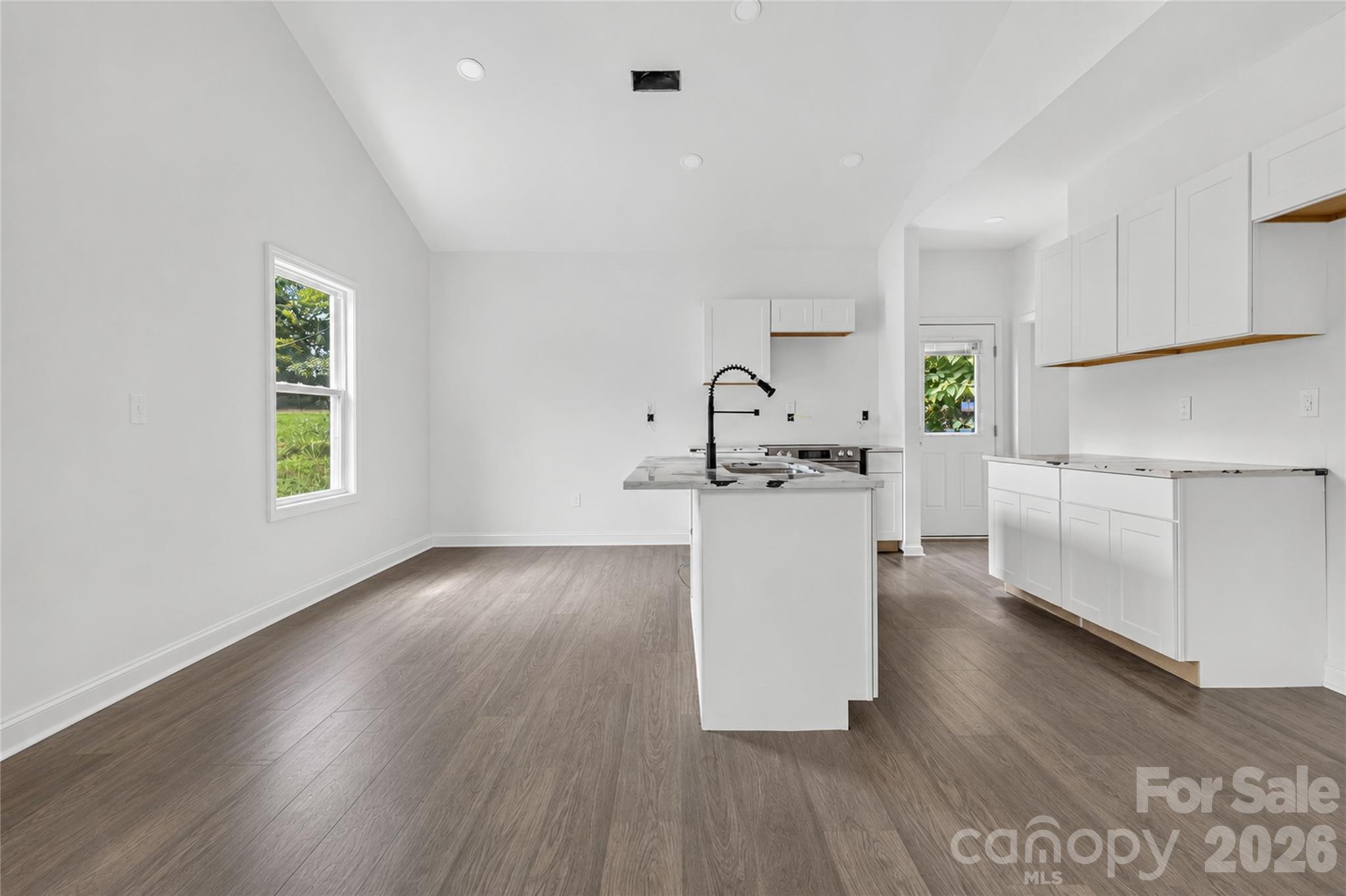 615 Smith Street Property Photo 5