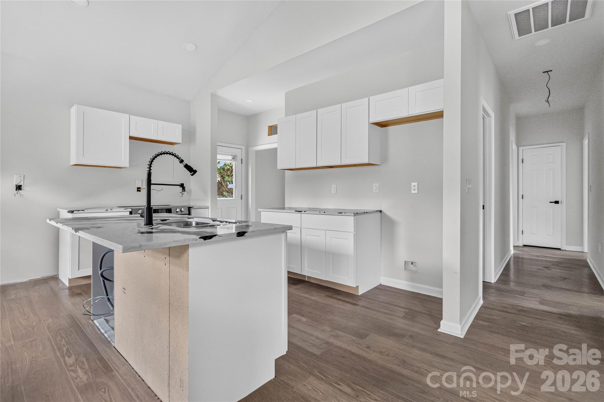 615 Smith Street Property Photo 6