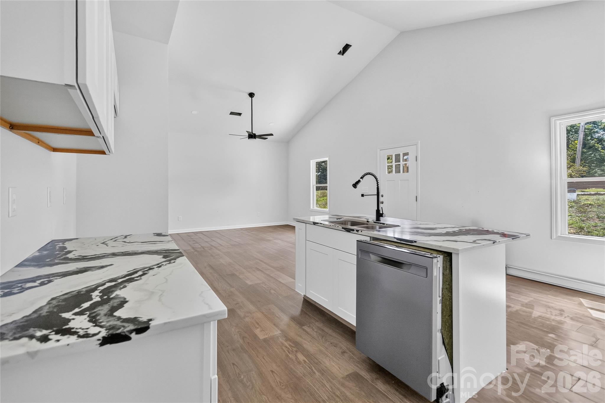 615 Smith Street Property Photo 9