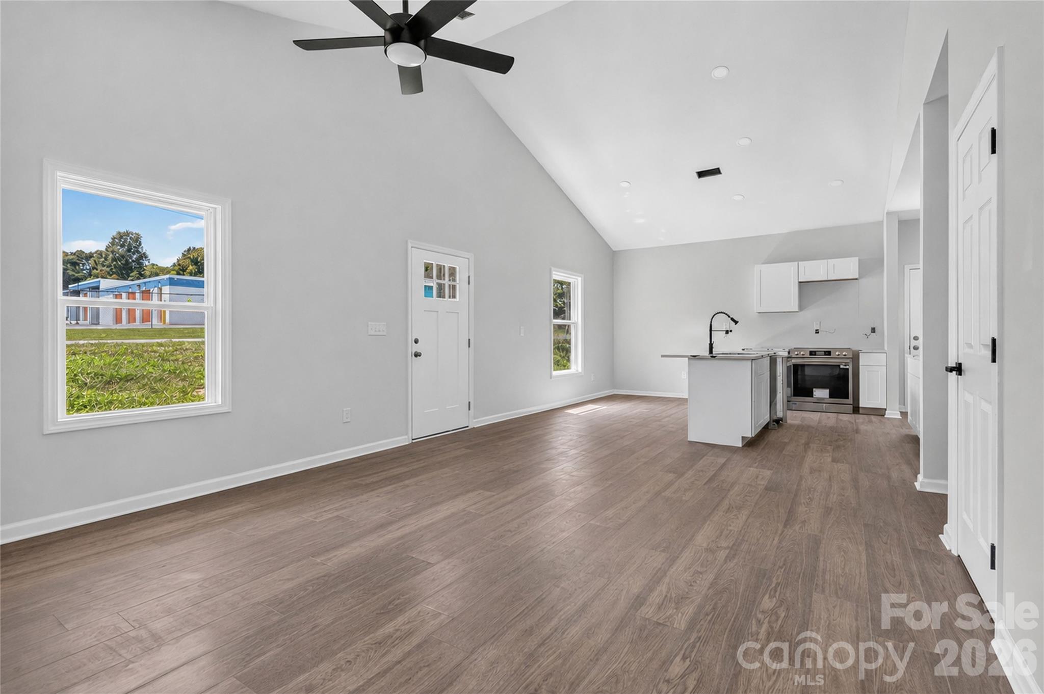 615 Smith Street Property Photo 10