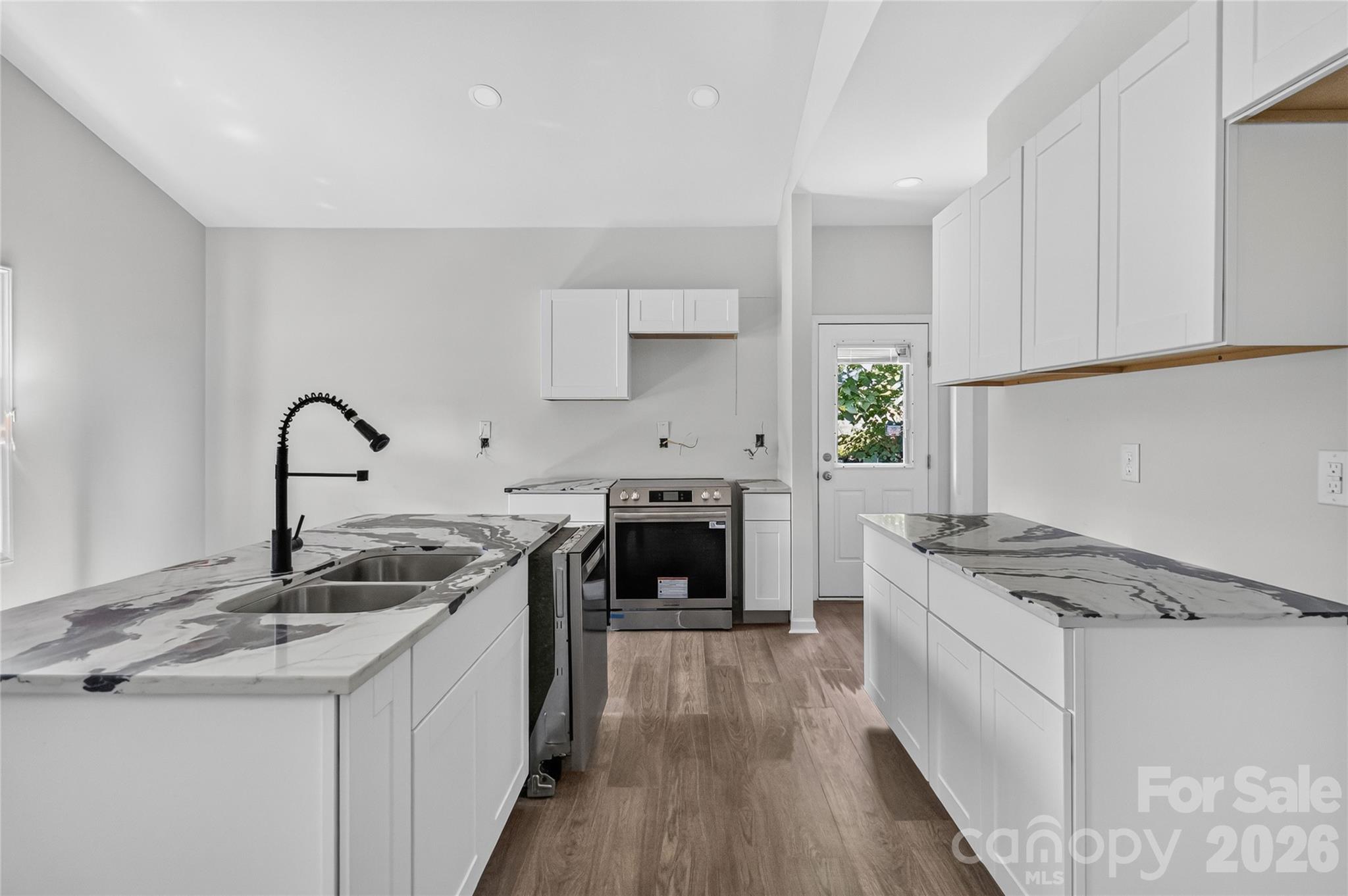 615 Smith Street Property Photo 12