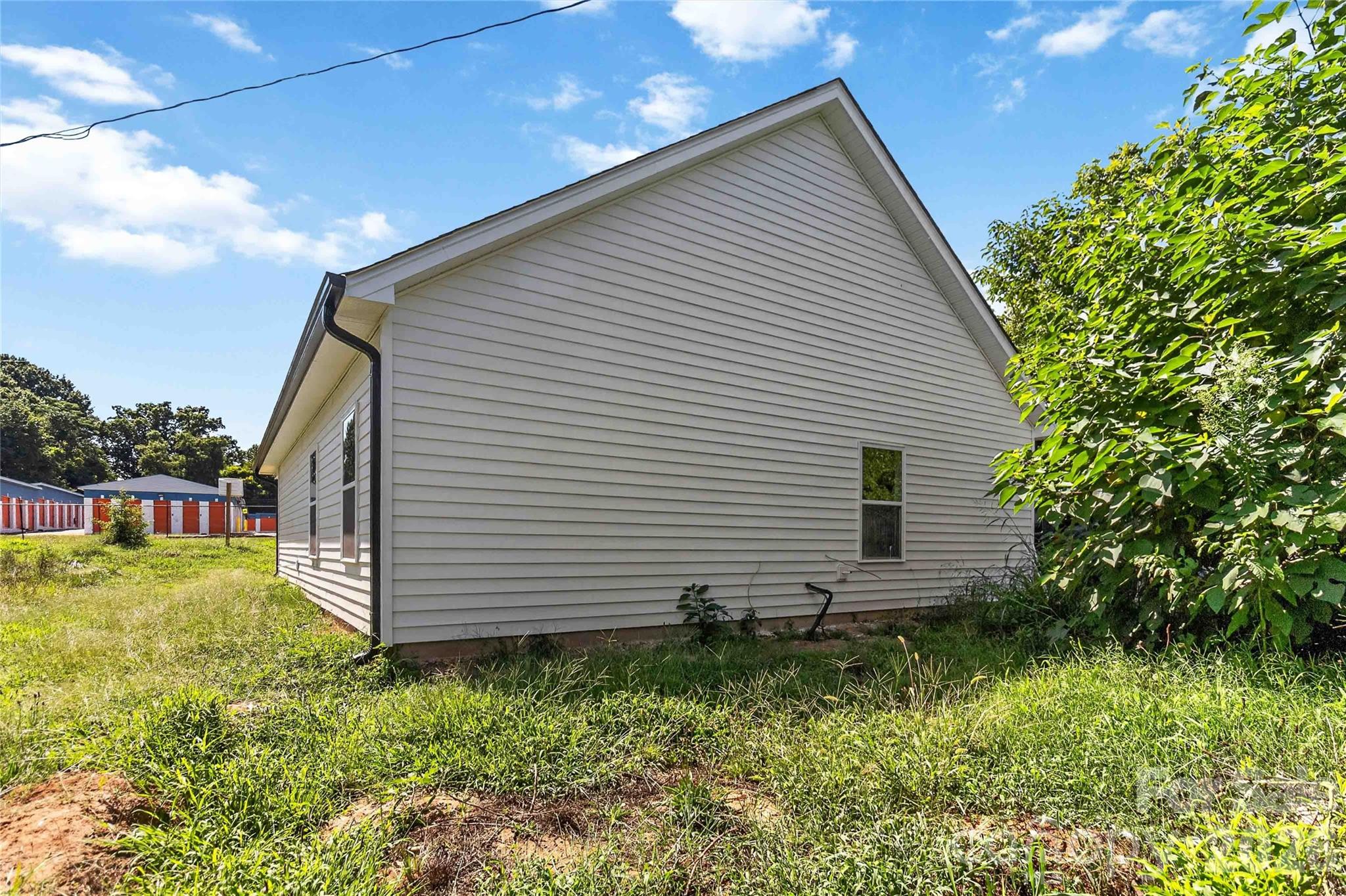 615 Smith Street Property Photo 23