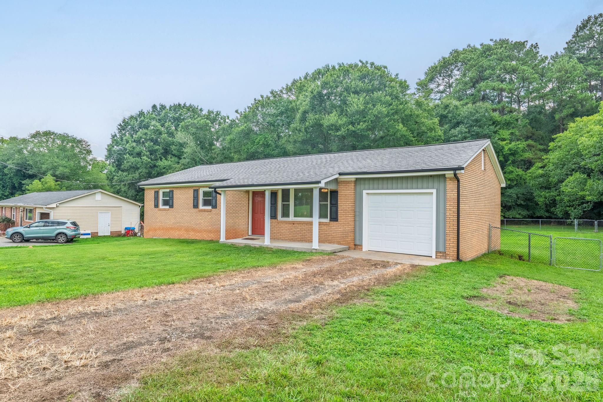 3907 Little Mountain Road Property Photo 3