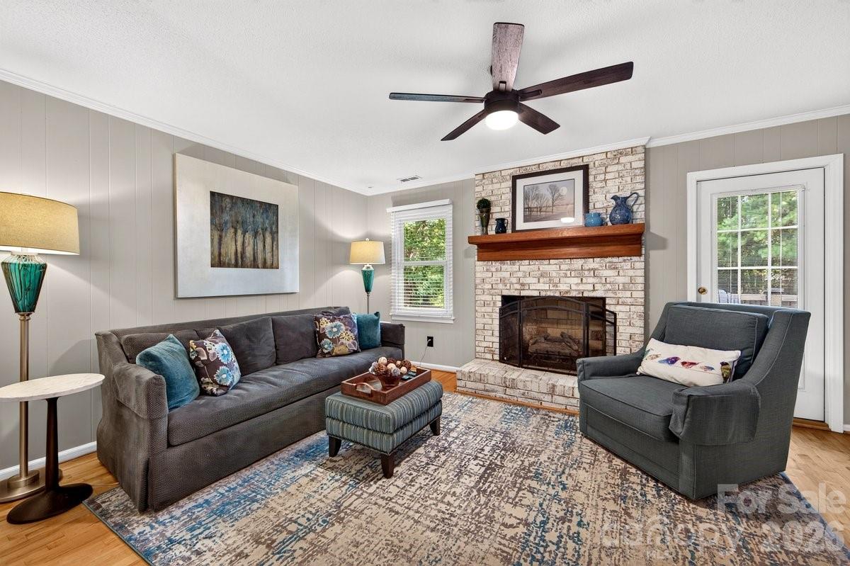 1101 Lightwood Drive Property Photo 7