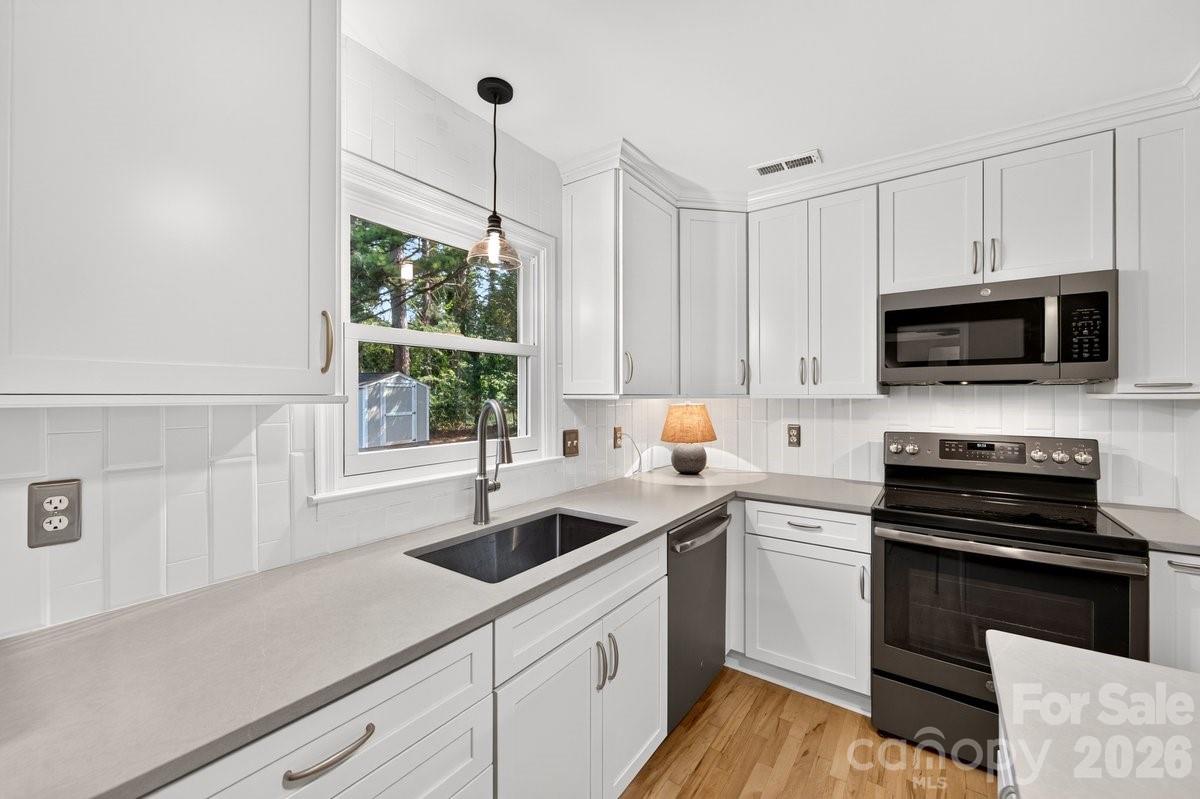 1101 Lightwood Drive Property Photo 13