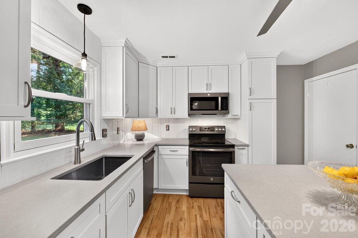 1101 Lightwood Drive Property Photo 14