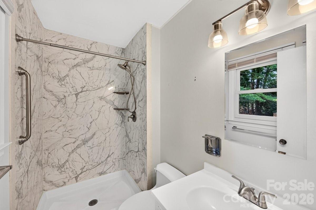 1101 Lightwood Drive Property Photo 18