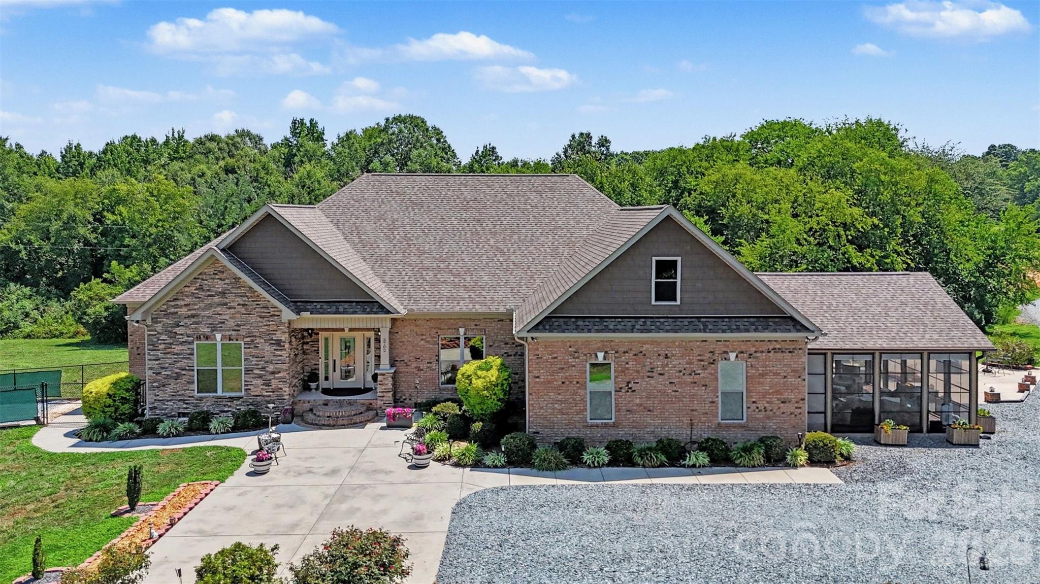 5702 Army Road Property Photo 3
