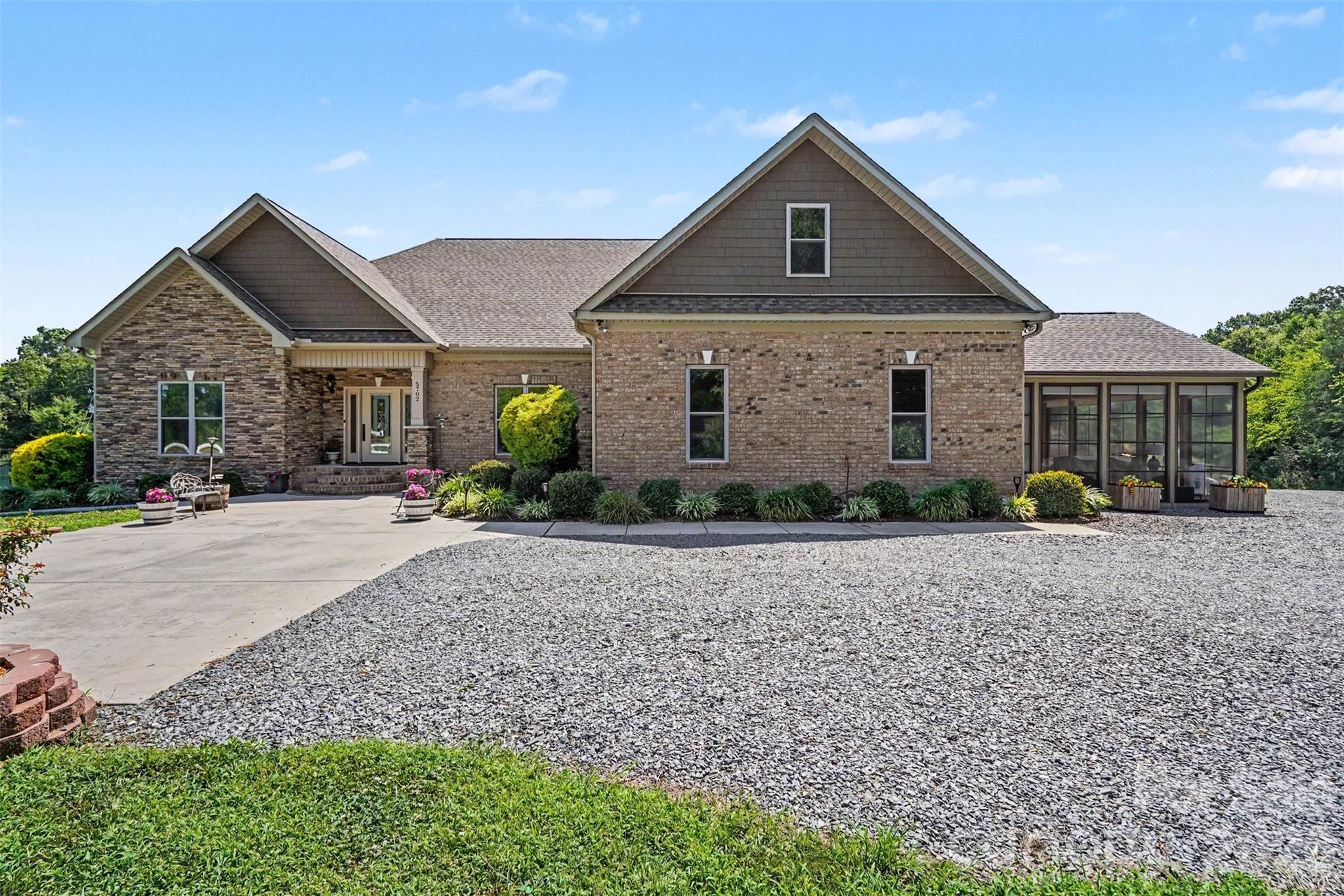 5702 Army Road Property Photo 4