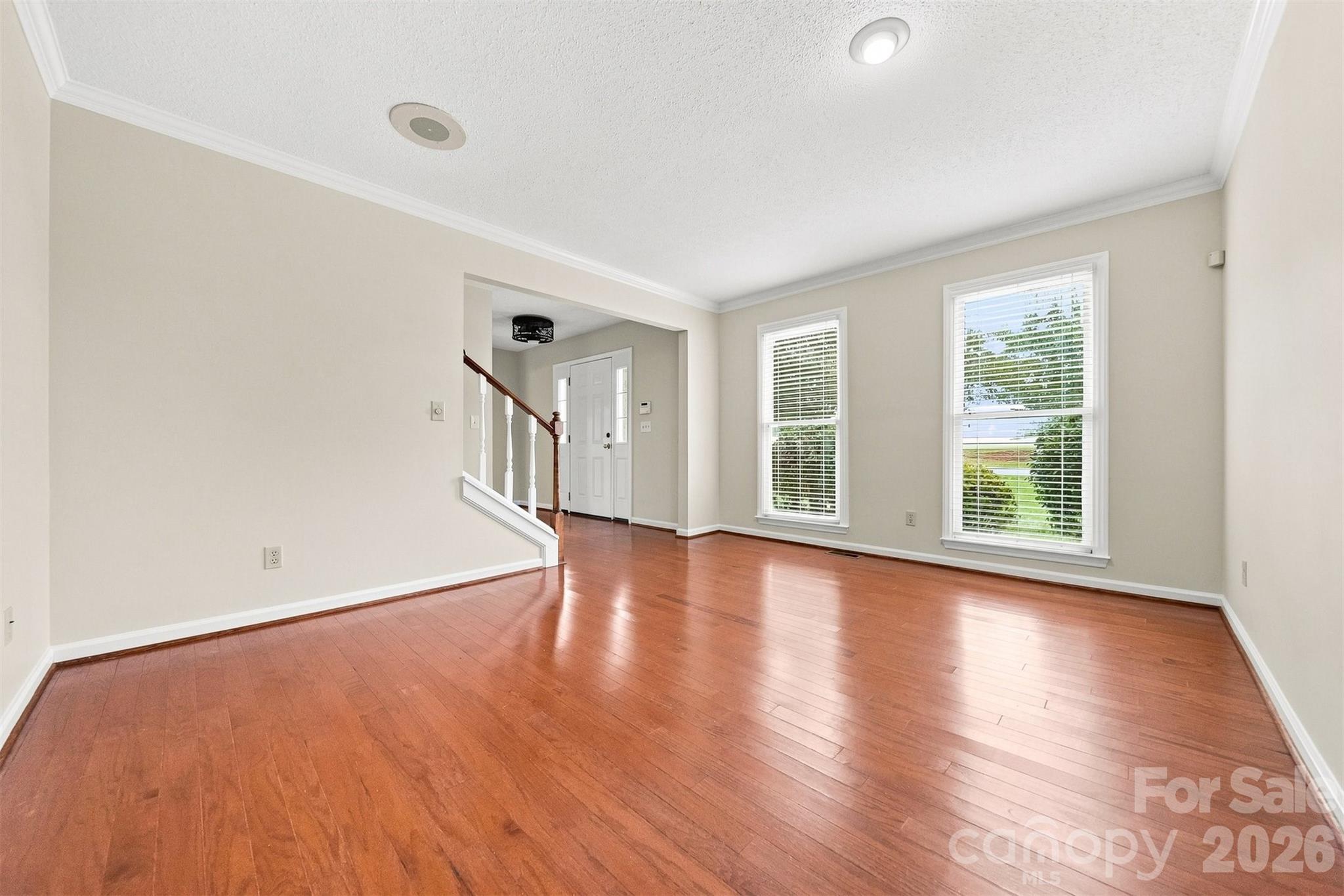 18 Meandering Way Property Photo 4