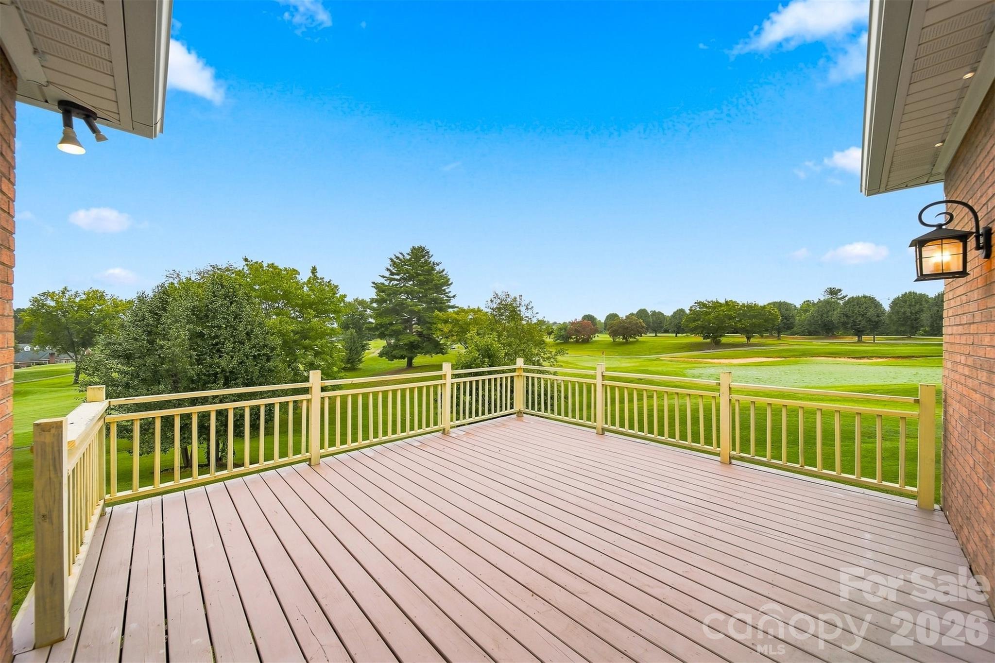 18 Meandering Way Property Photo 8