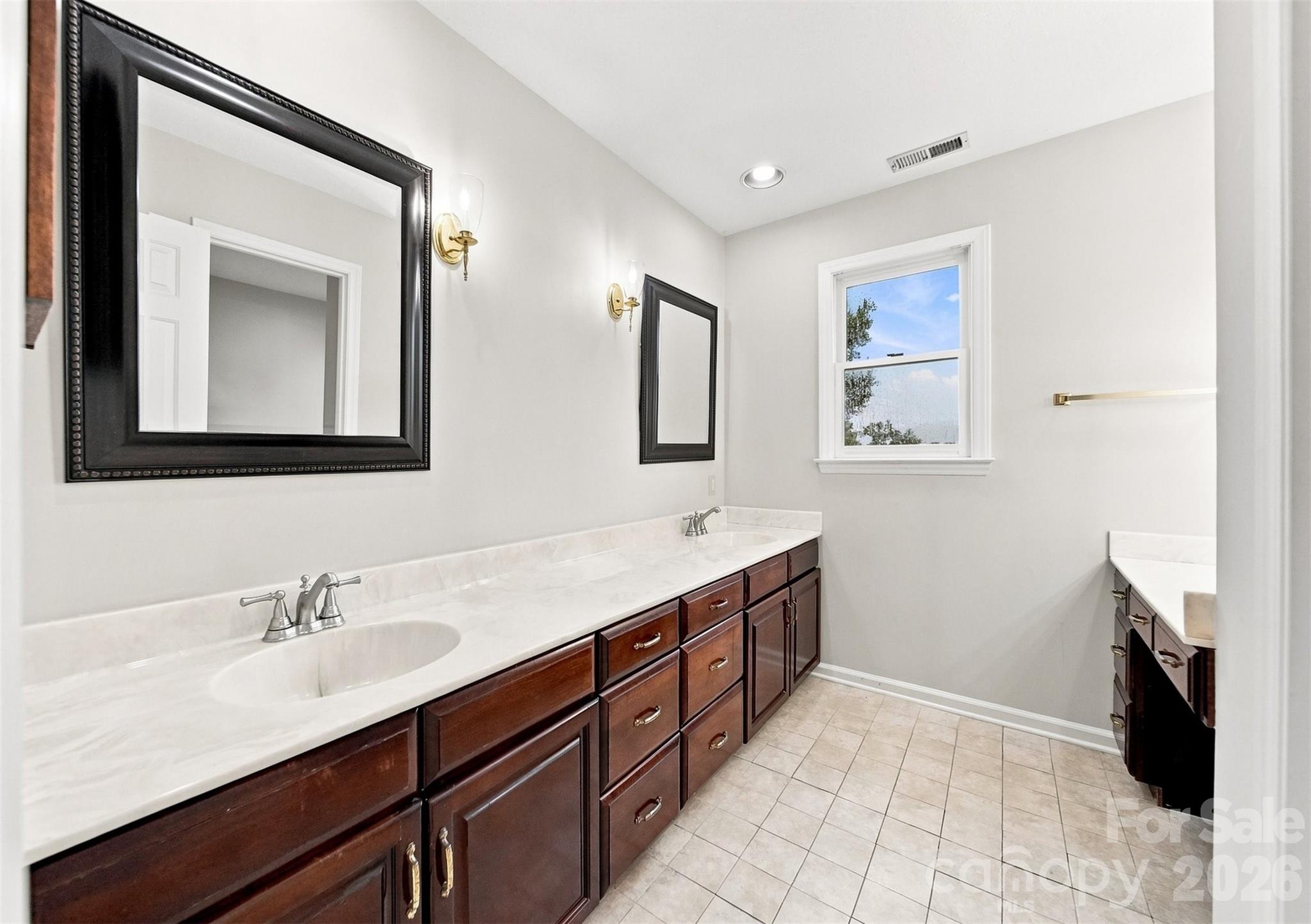 18 Meandering Way Property Photo 11